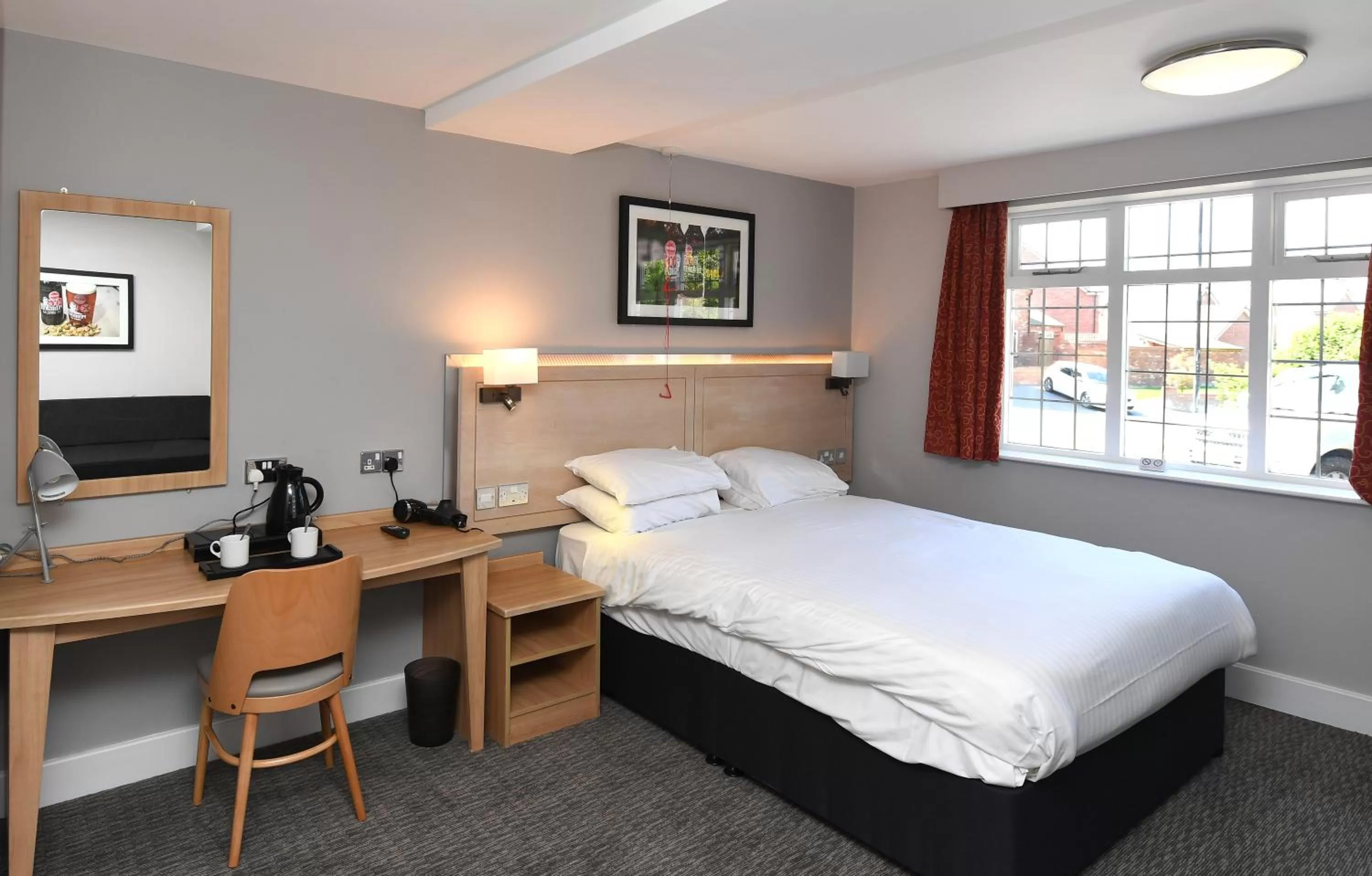 Photo of the whole room, Bed in Crown, Droitwich by Marston's Inns