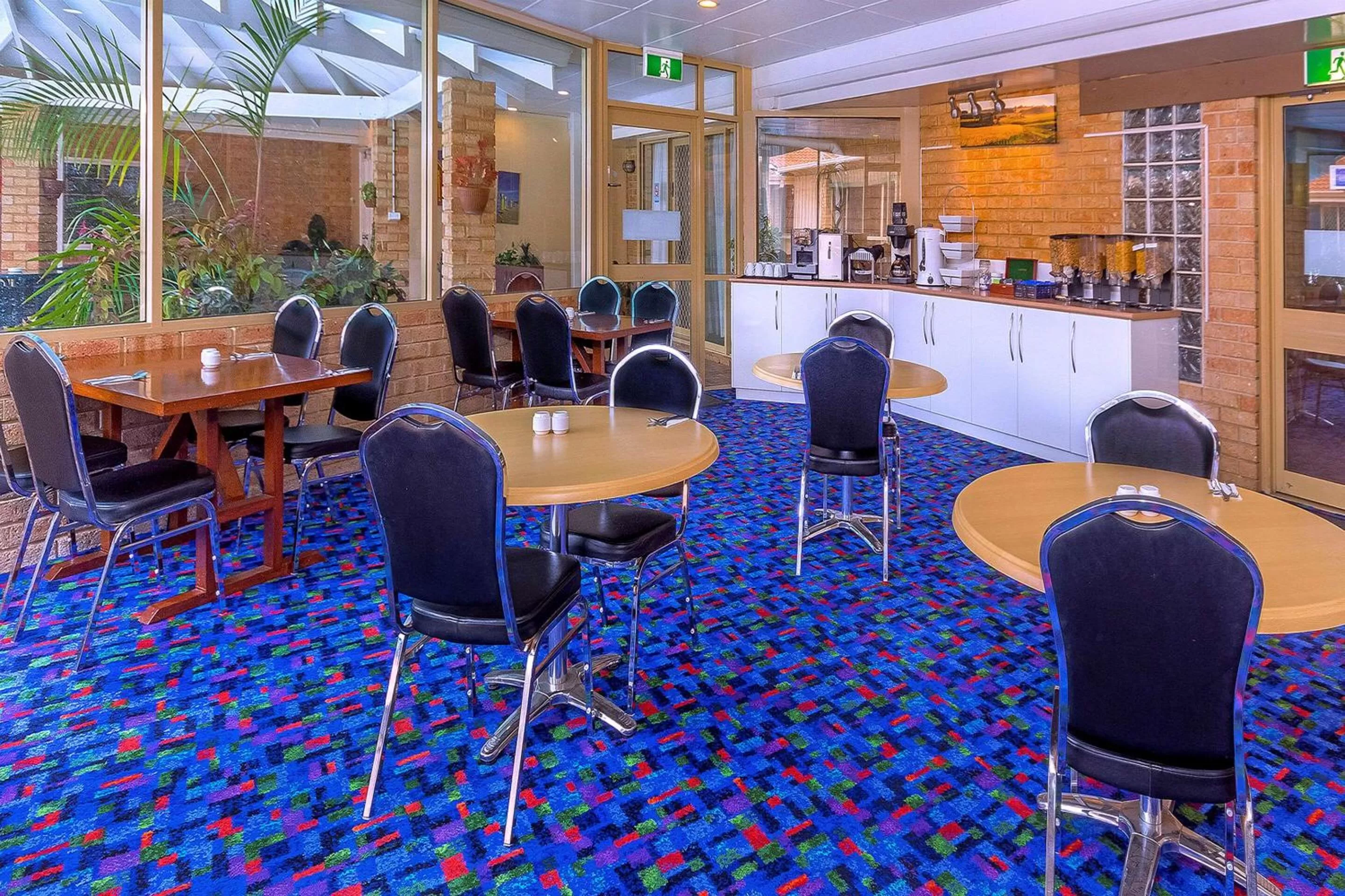 Restaurant/places to eat in Comfort Inn Bay of Isles