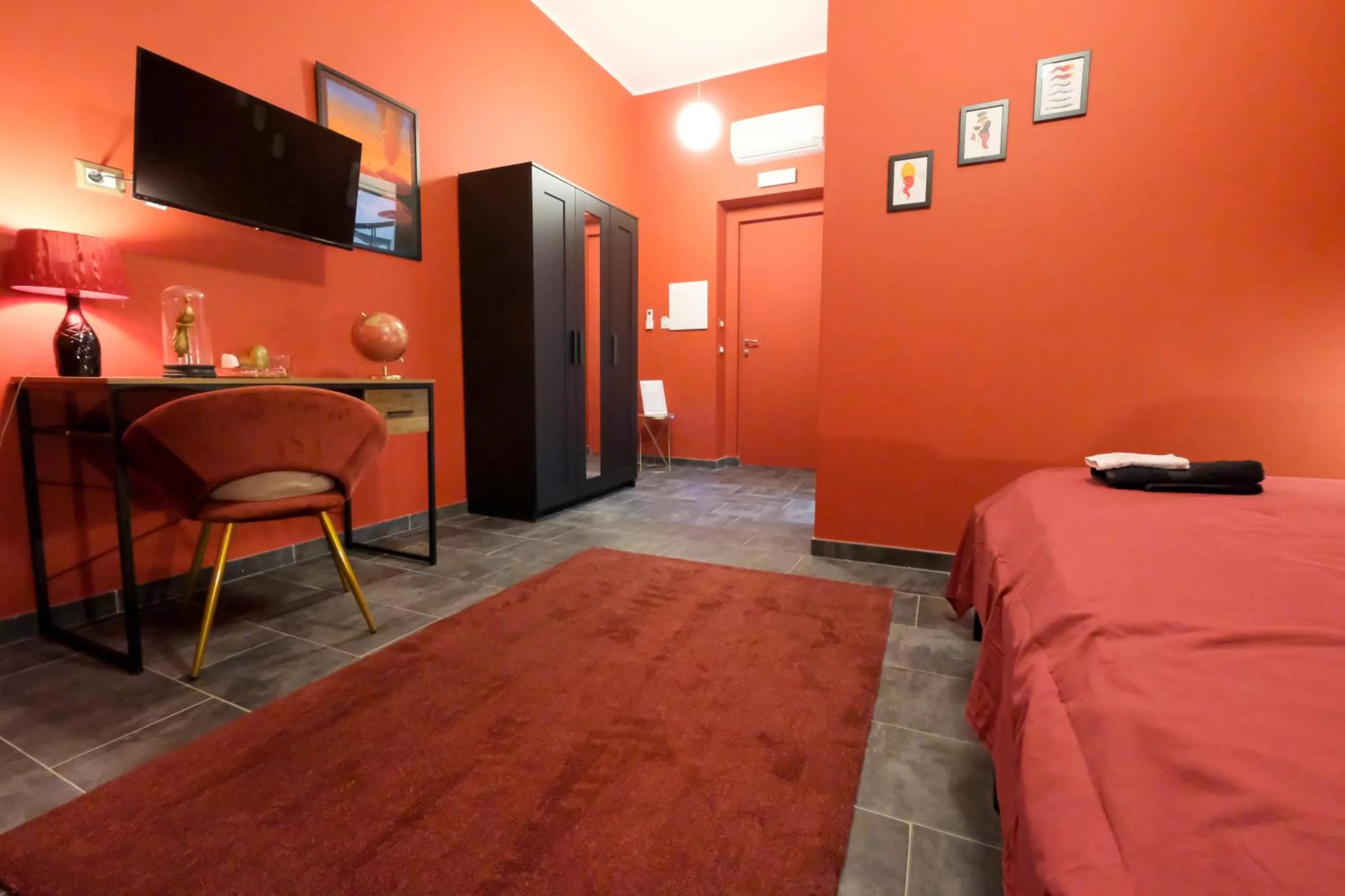 Bedroom, Bed in LH51 B&B