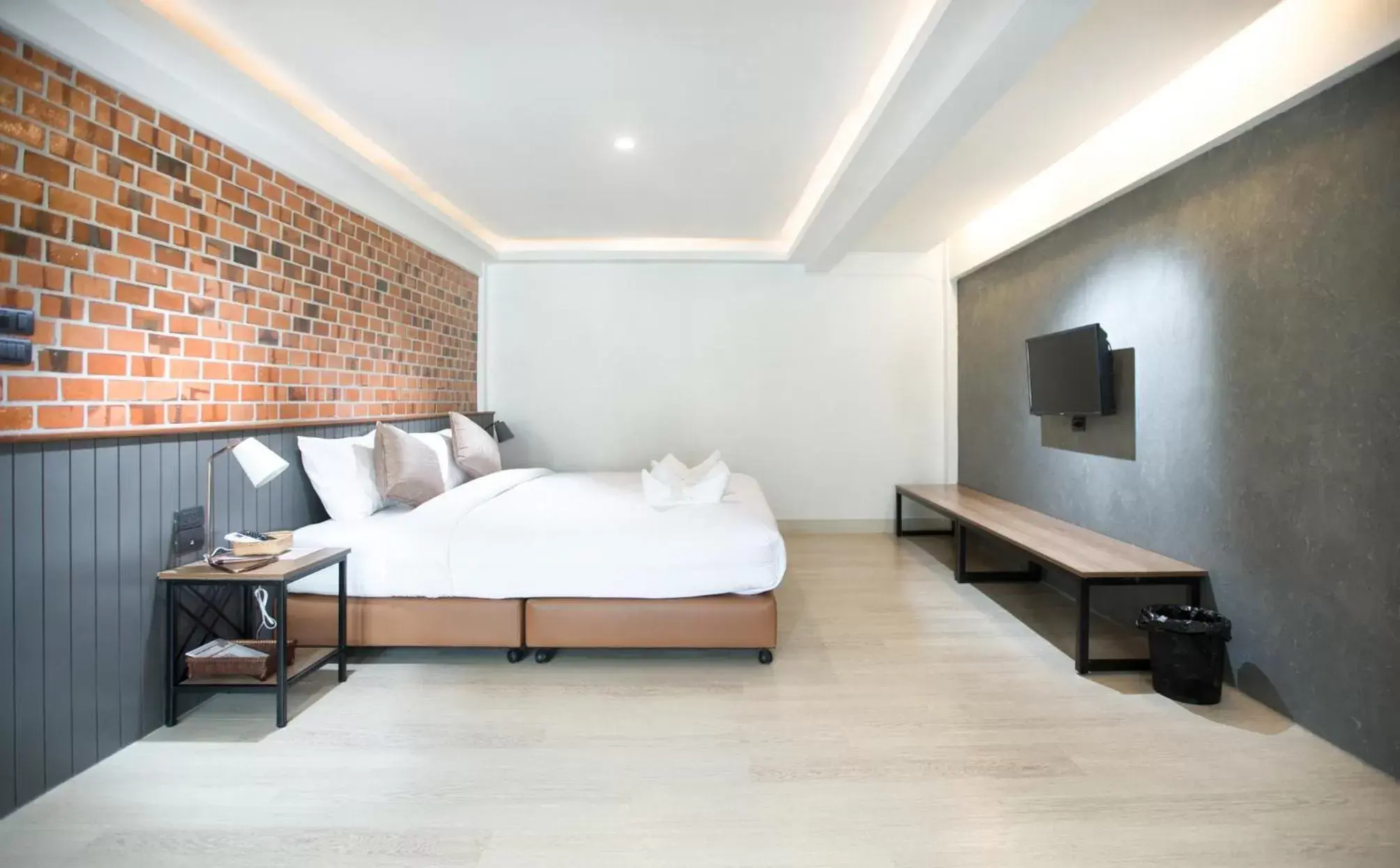 Deluxe Double Room with Balcony in The Old City Wall Inn Deluxe Double Room with Balcony in The Old City Wall Inn