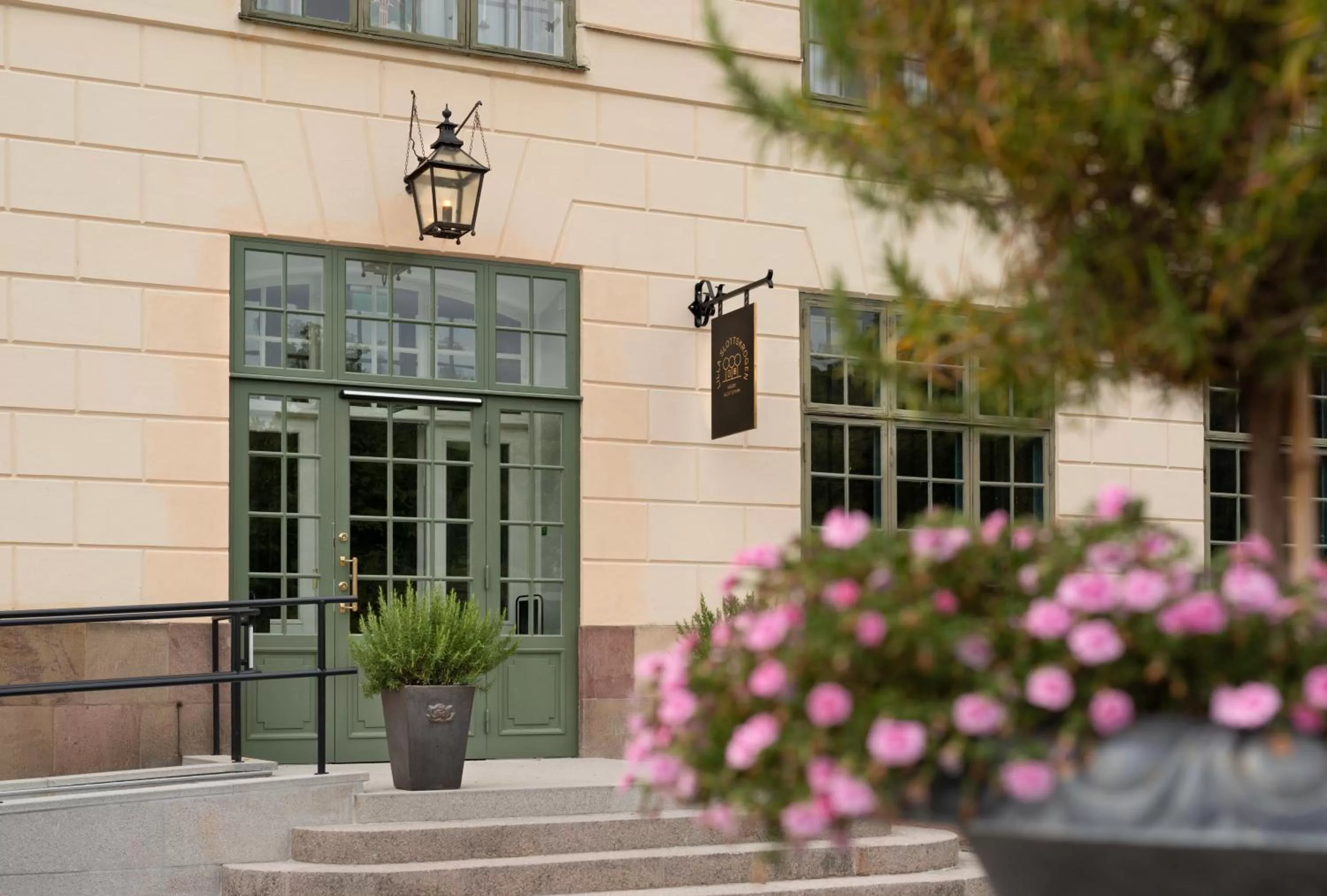 Property building in Näsby Slott