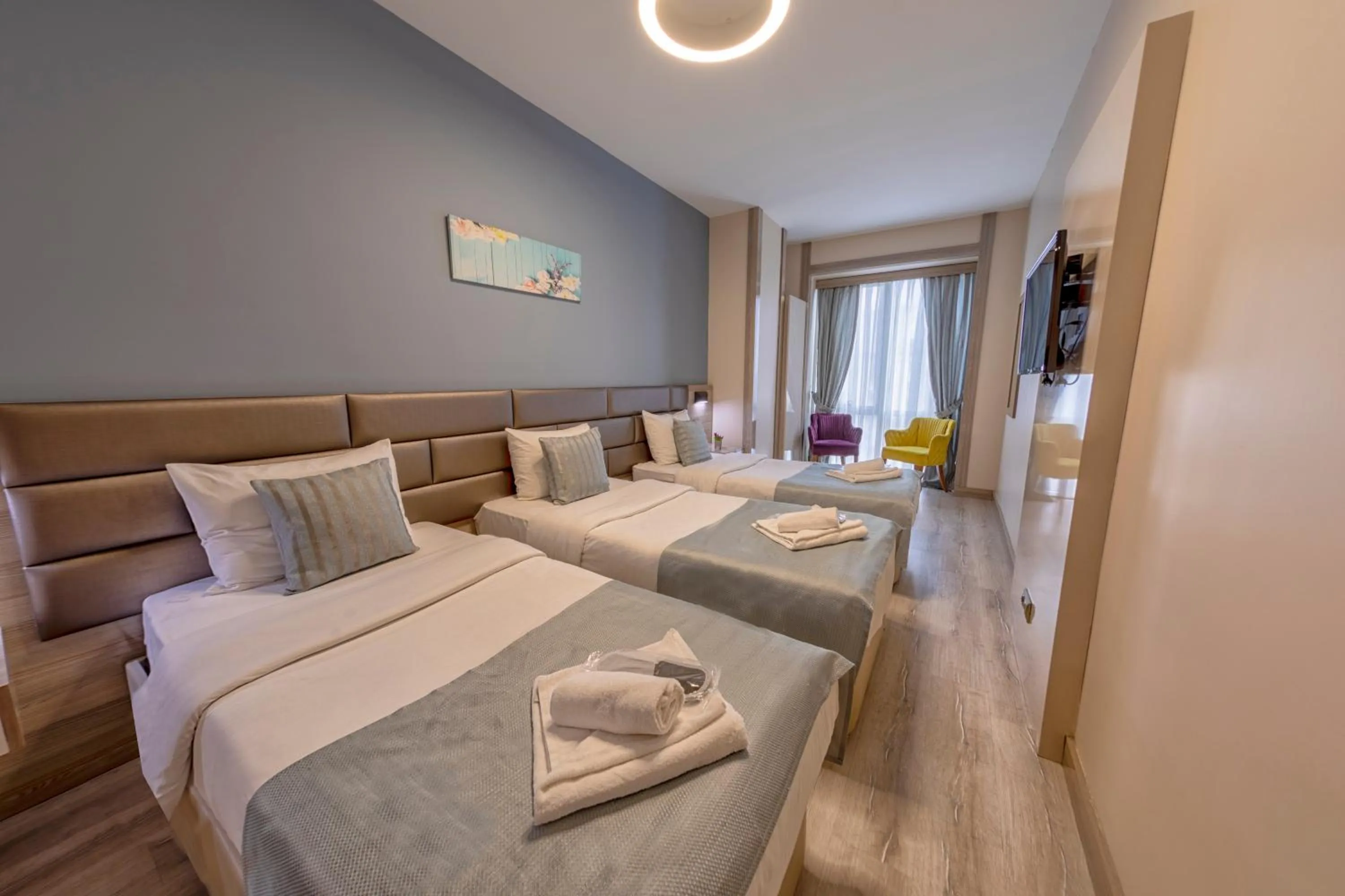 Bed in My House N5 Suites Hotel