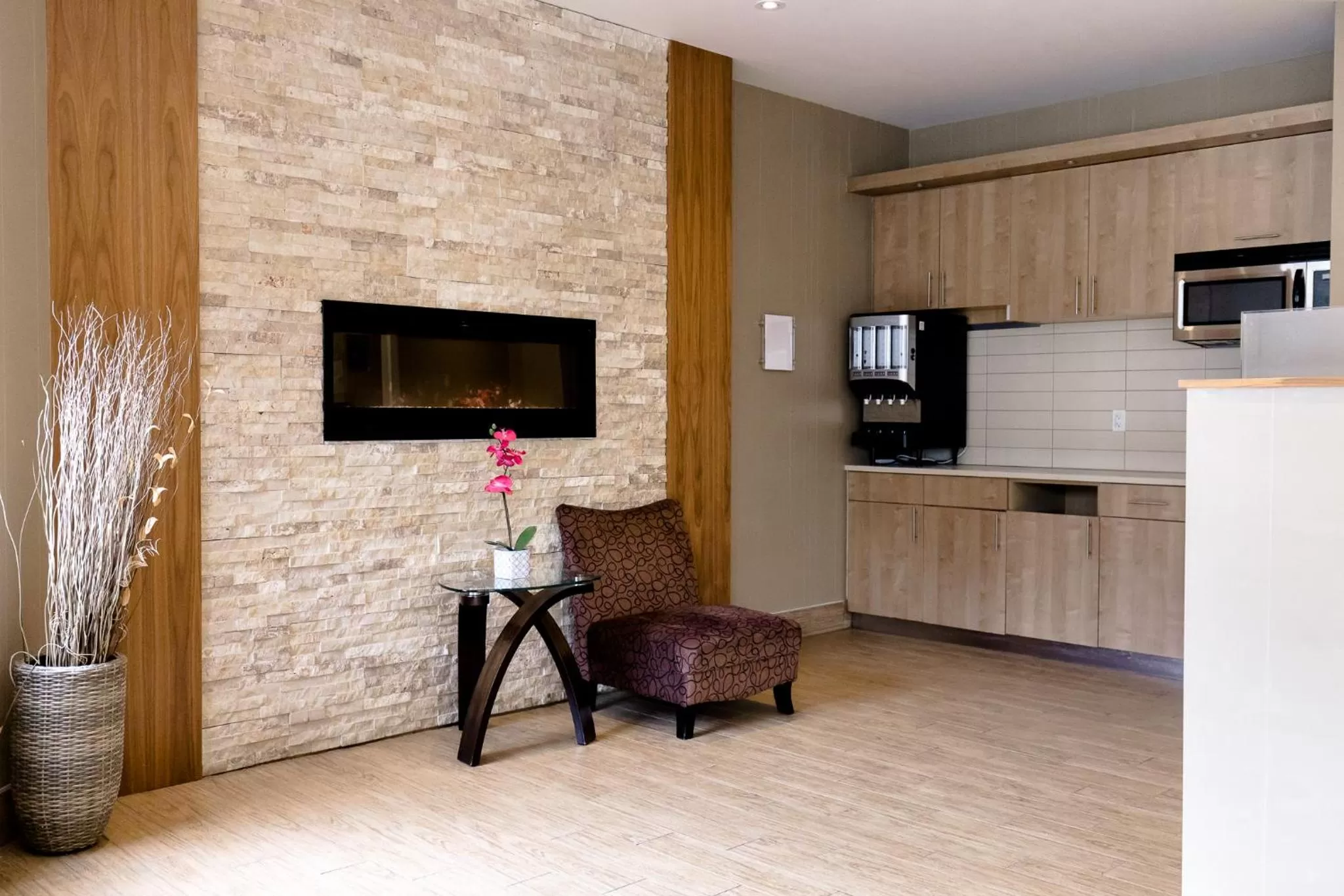 Property building in WelcomINNS Ottawa