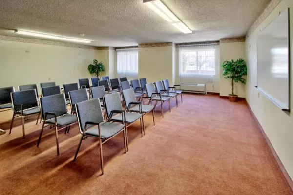 Business facilities in Western Skies Inn & Suites
