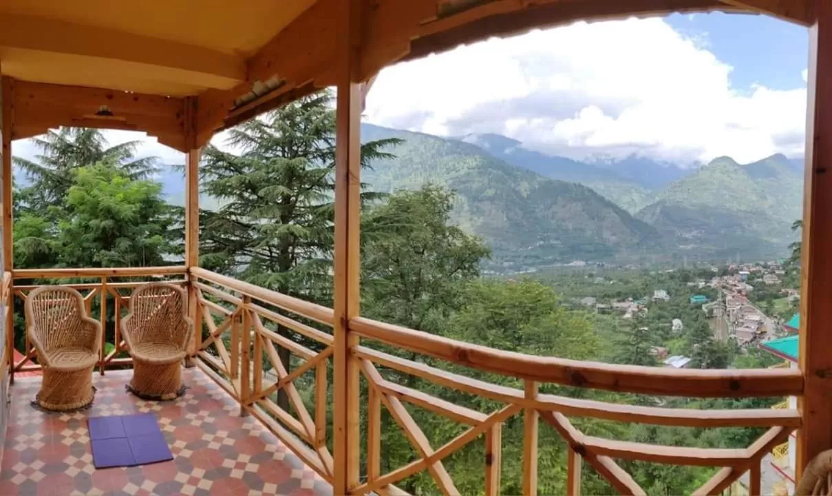 Balcony/Terrace in Soham's Chateau De Naggar - Manali