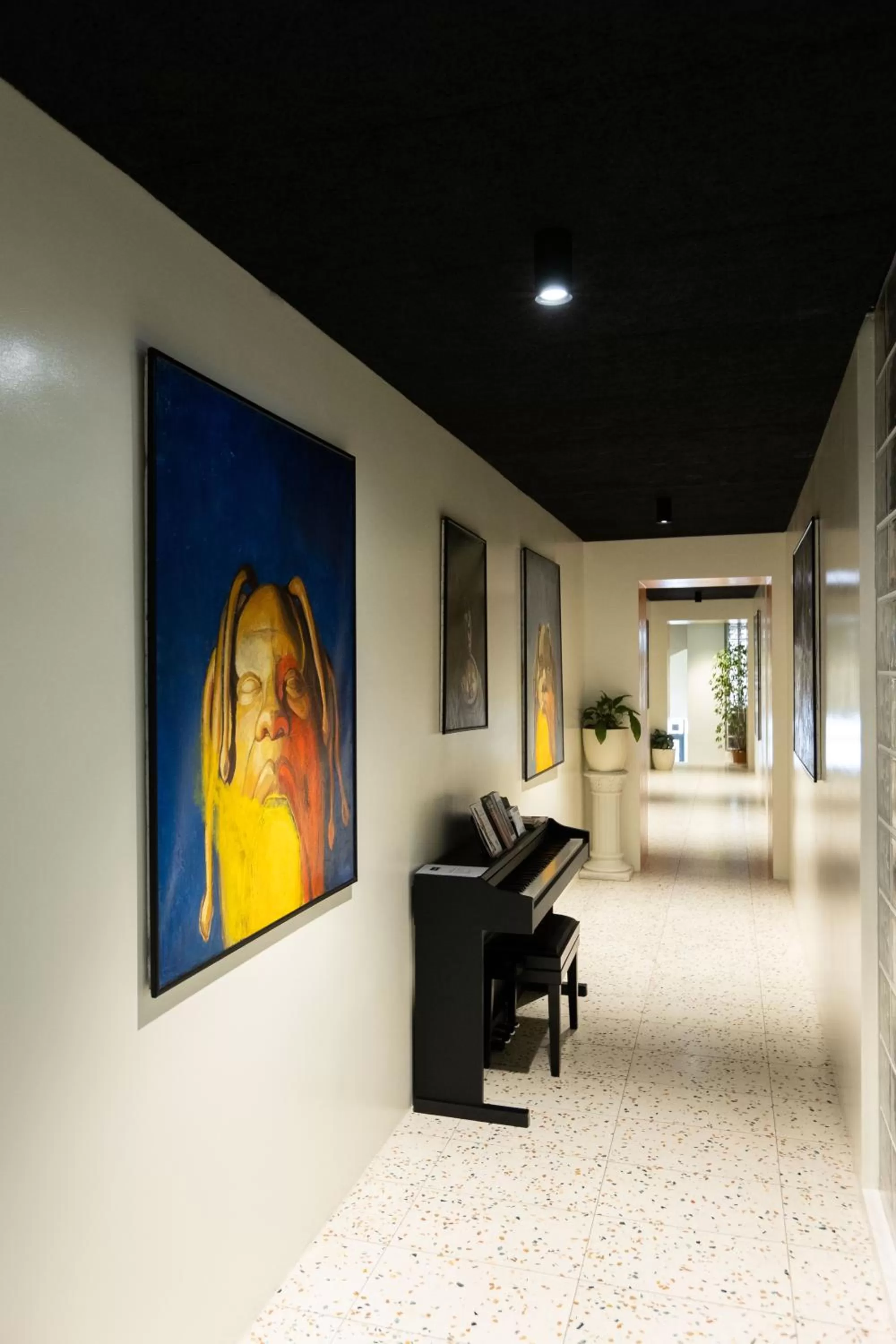 Living room in Pepper Suite