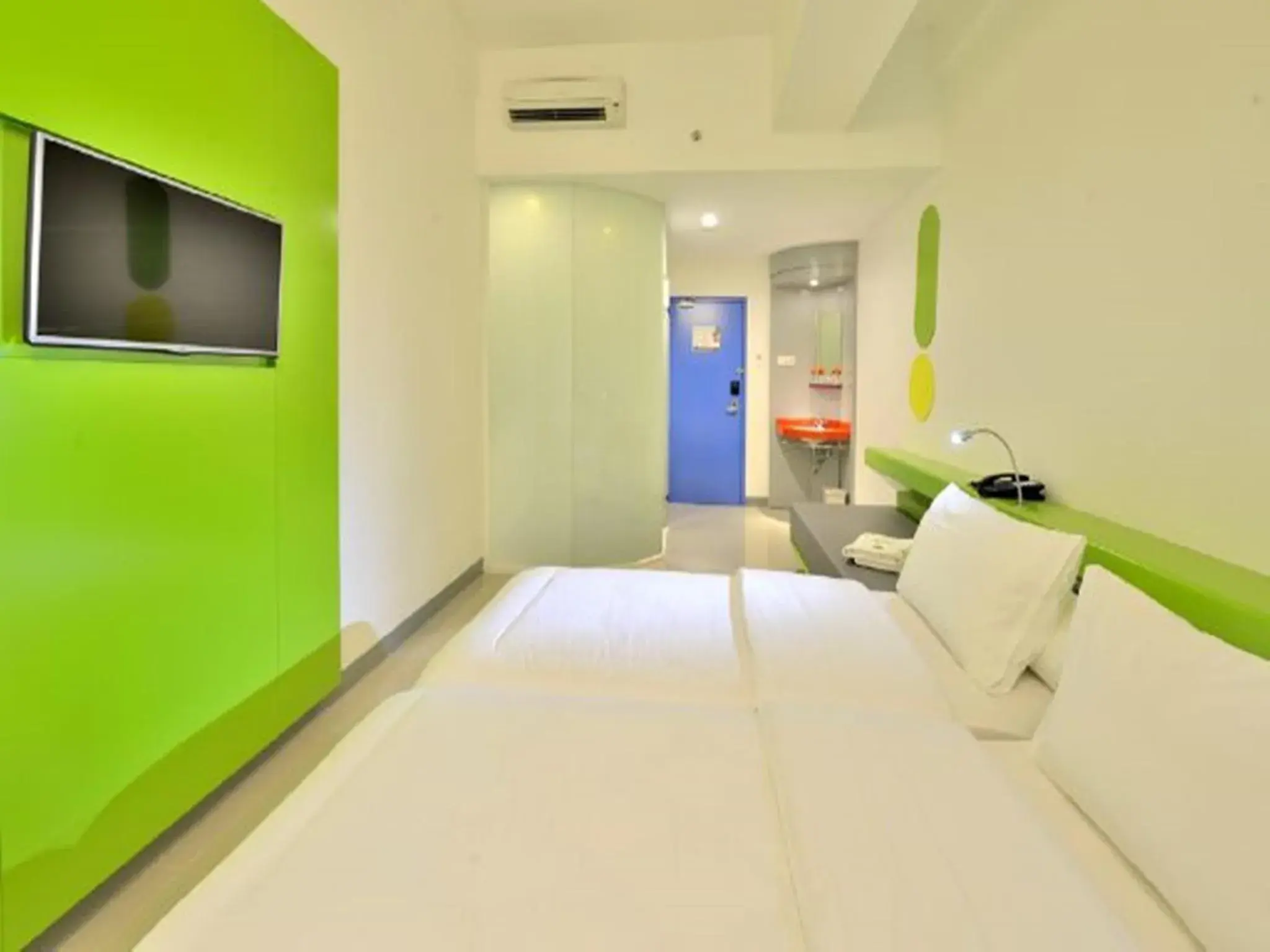 POP! Room in Pop Hotel Stasiun Kota Surabaya POP! Room in Pop Hotel Stasiun Kota Surabaya