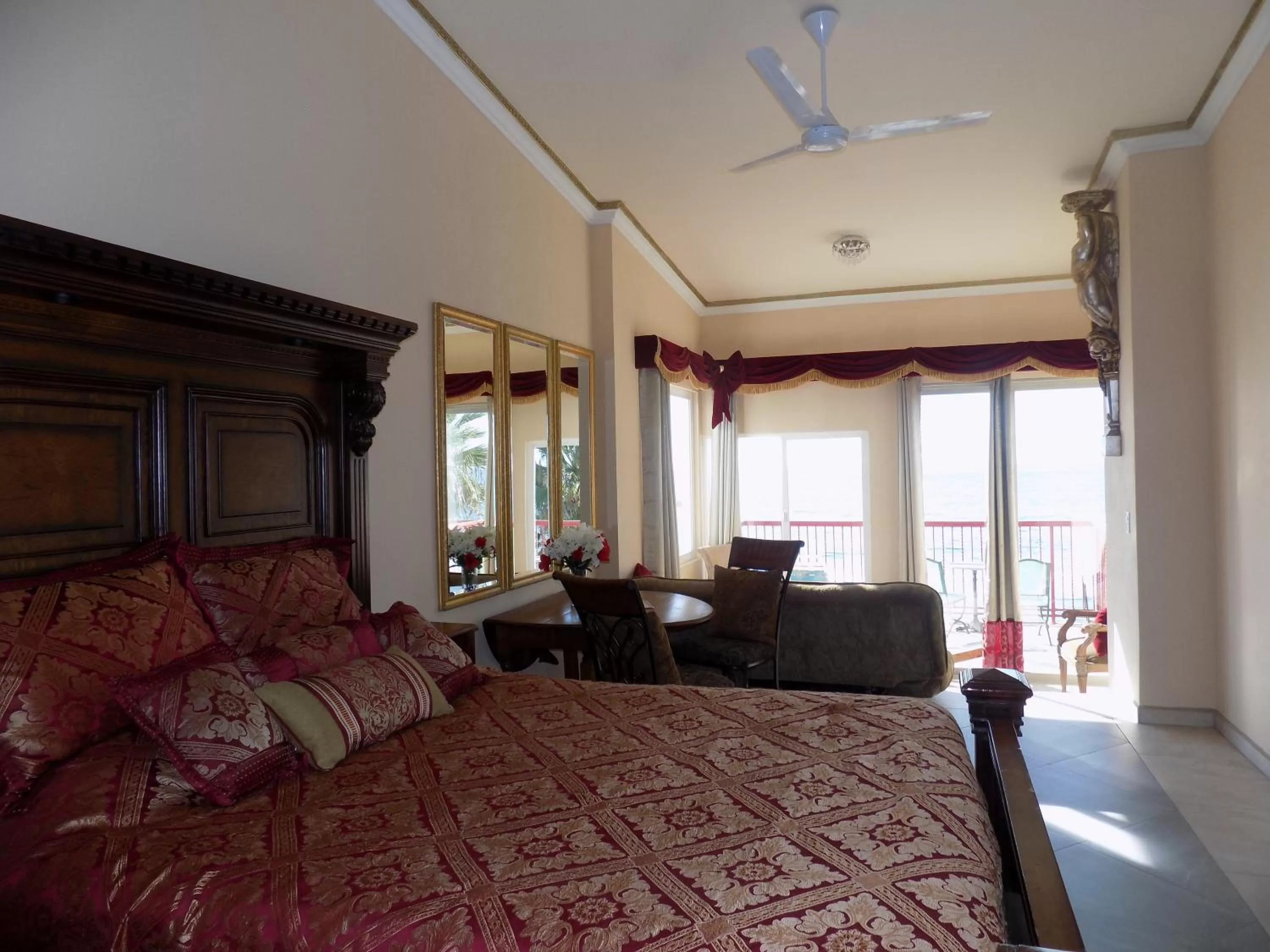 Photo of the whole room, Bed in Poco Cielo Hotel