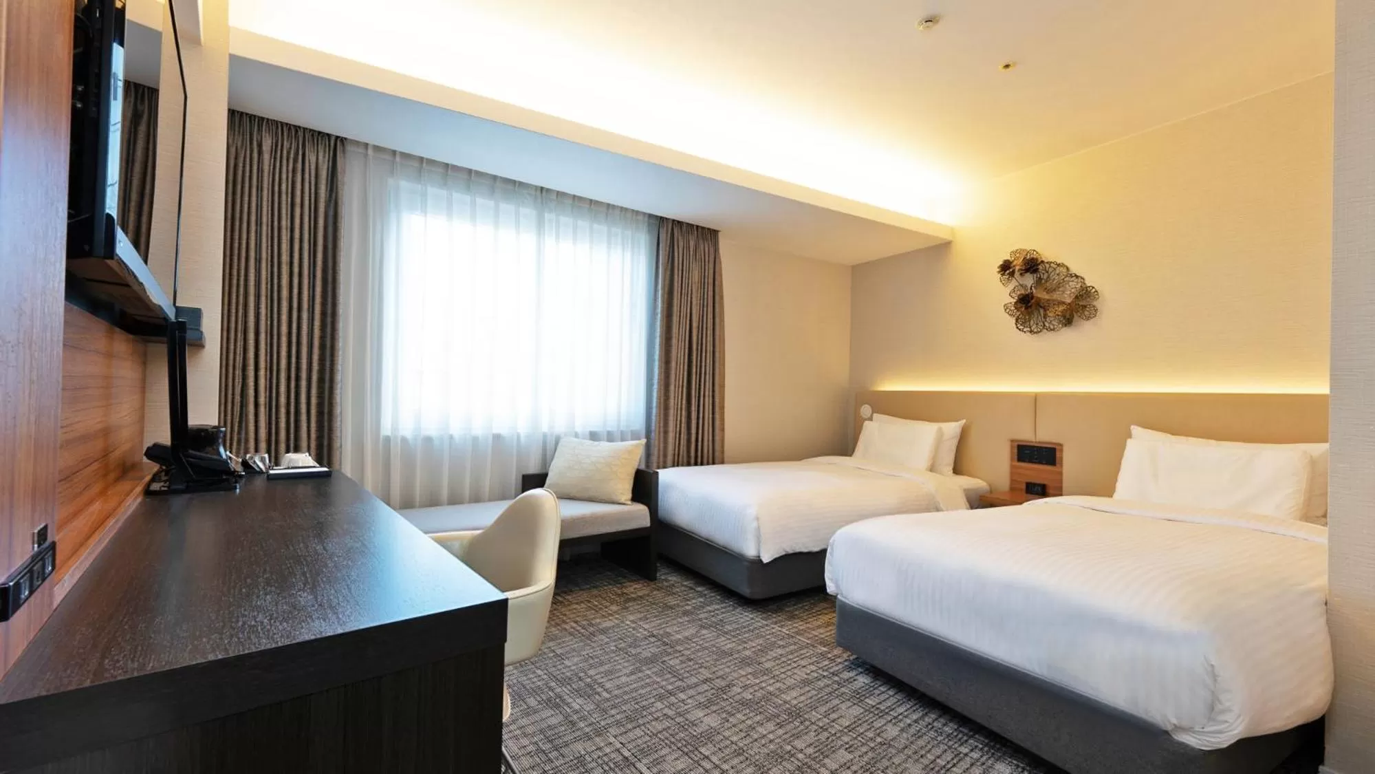 Photo of the whole room, Bed in Premier Hotel -CABIN PRESIDENT- Osaka