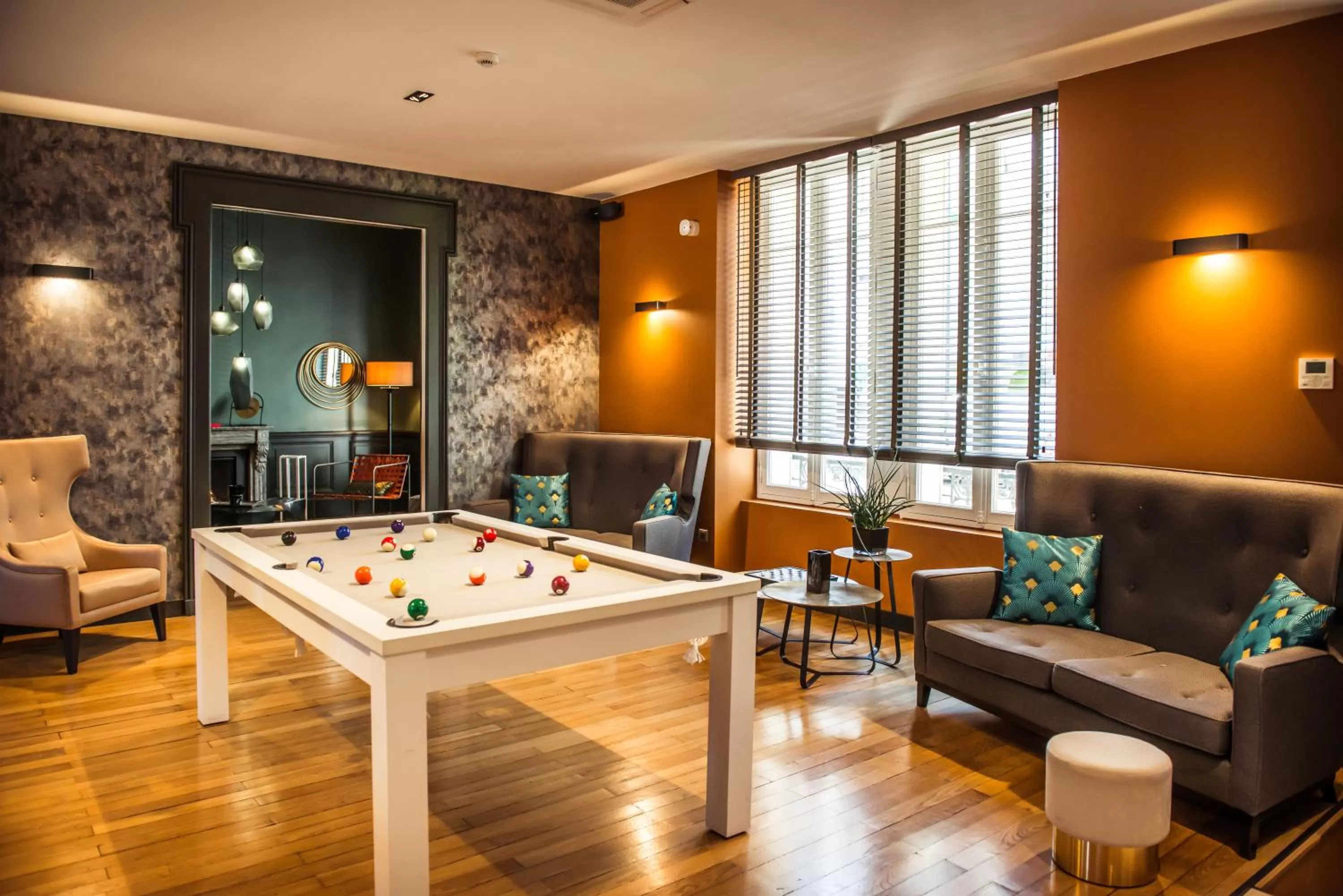 Billiard in Logis Villa C Hôtel