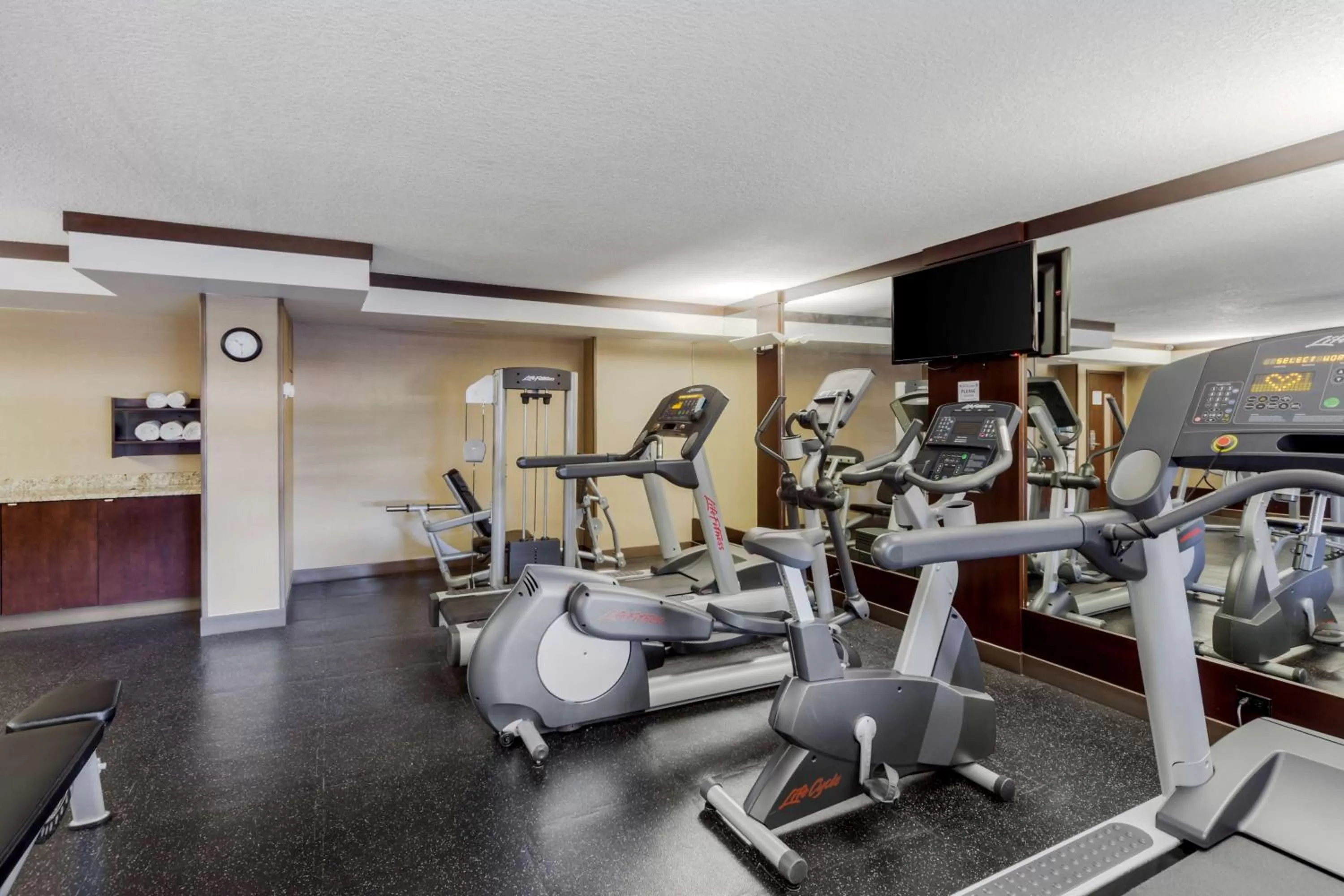 Spa and wellness centre/facilities in Best Western Plus Edmonton Airport Hotel