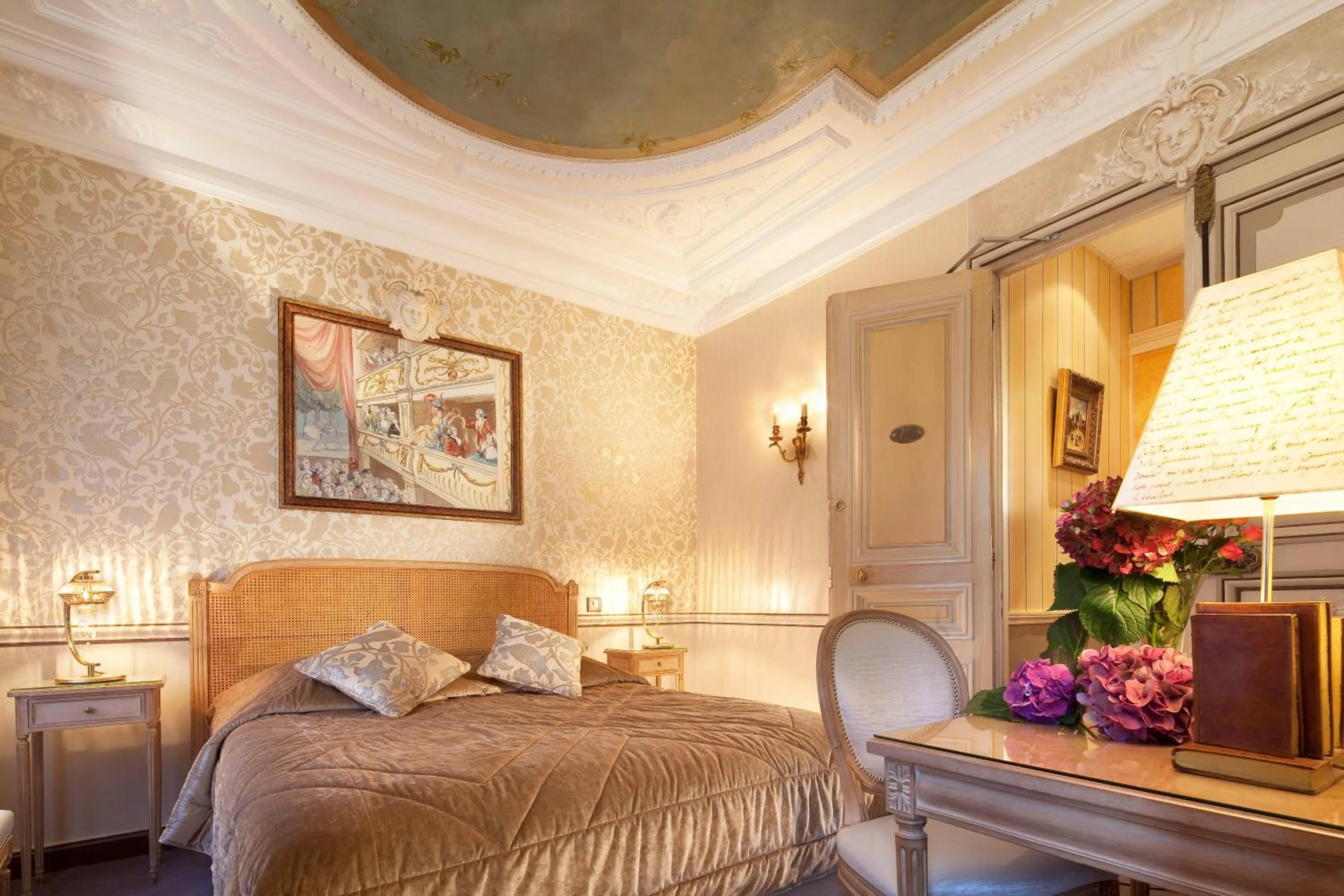 Bedroom, Bed in Hotel & Spa Saint-Jacques