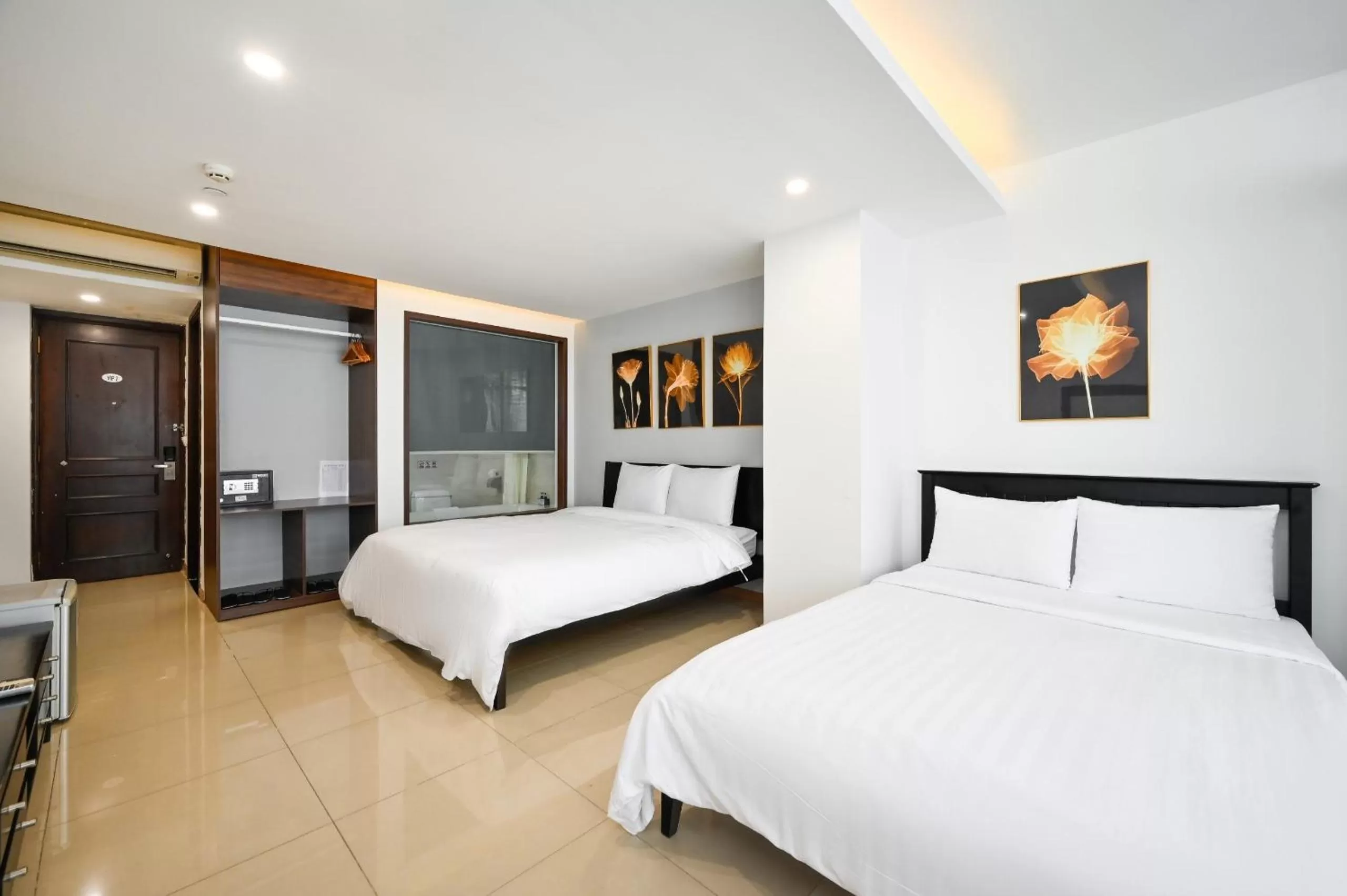 Bed in Pearl Central Hotel- Near Nguyen Hue street