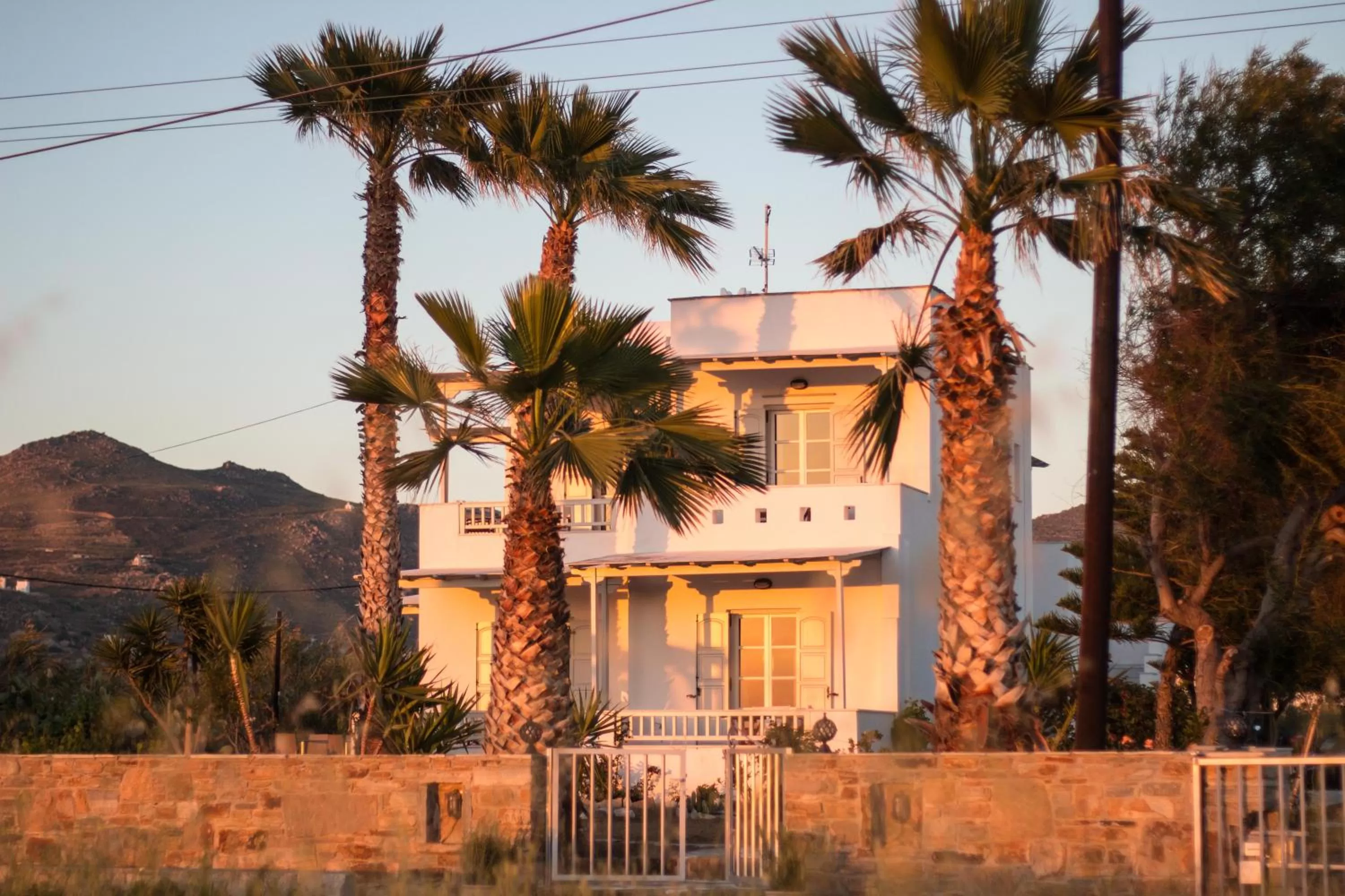 Facade/entrance in Ktima Bianco