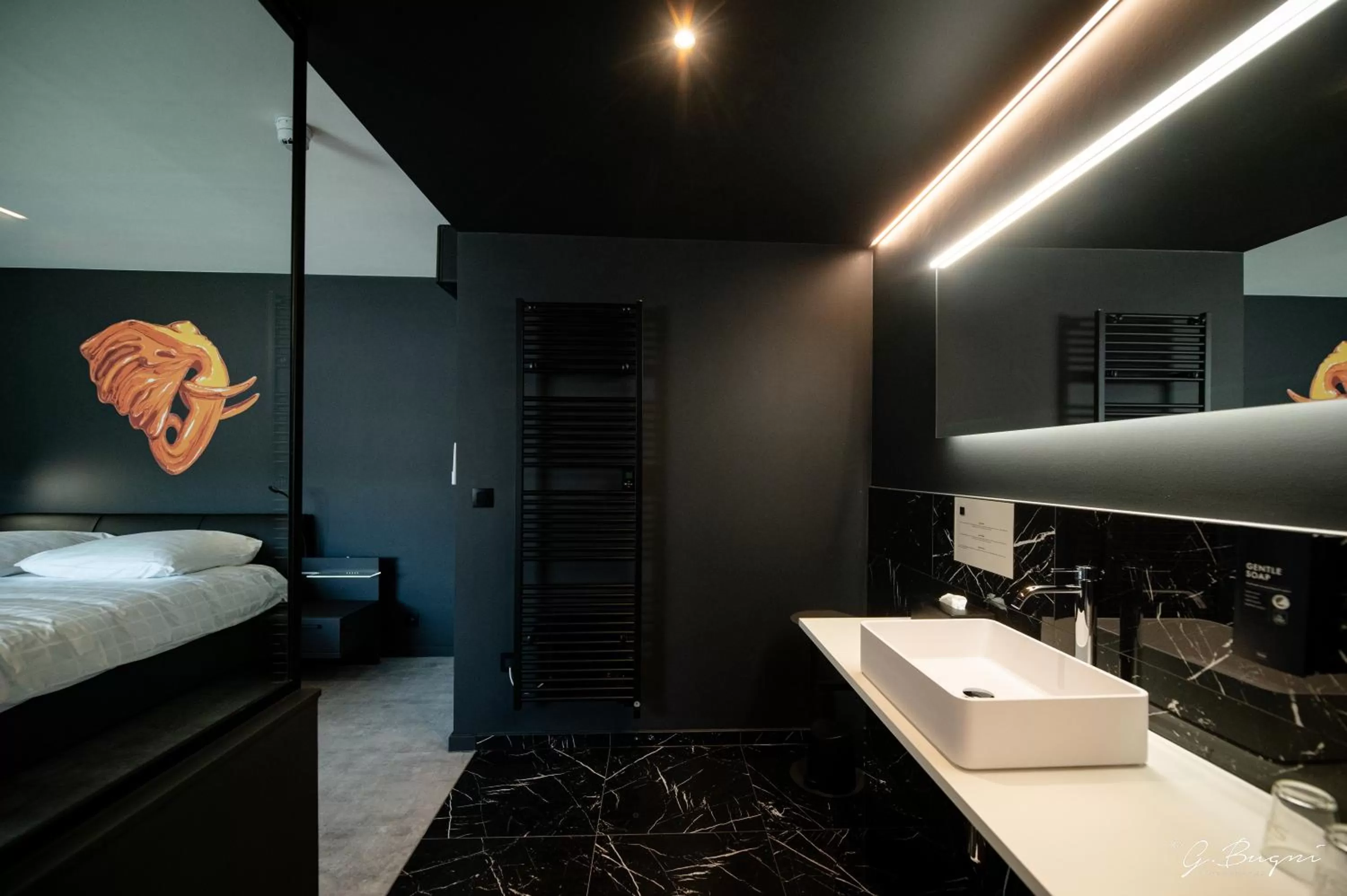 Boutique Hôtel, La Cour de la Reine, Rooftop & Bistronomique Restaurant