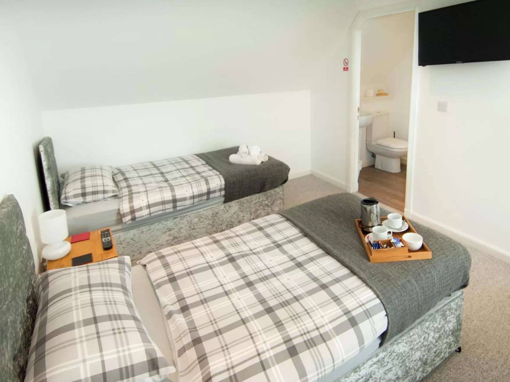 Bedroom, Bed in Drumdevan Country House, Inverness