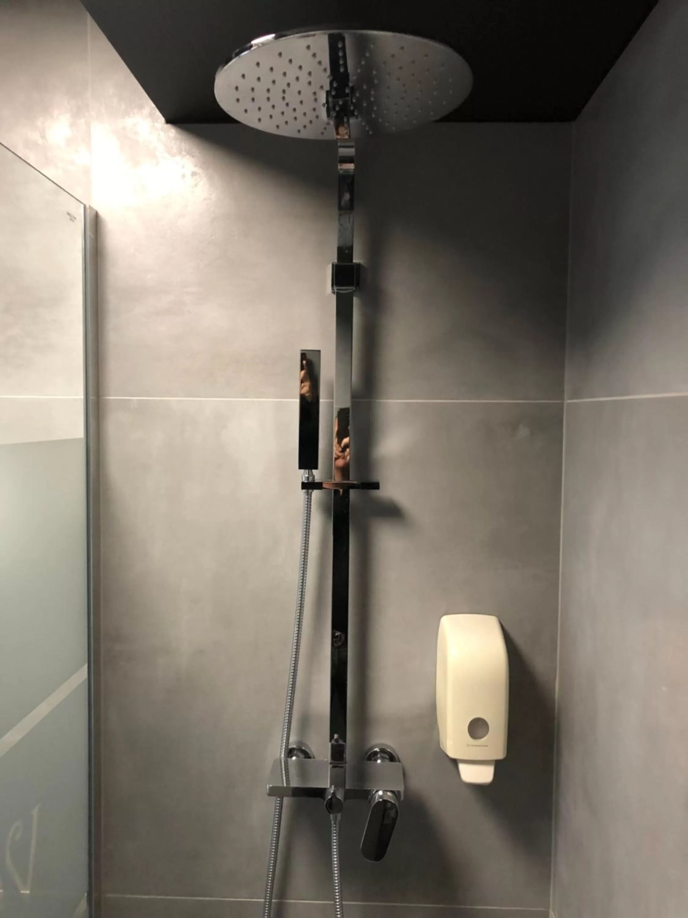 V E R O N E - Rooms & Suites - Liège - Rocourt