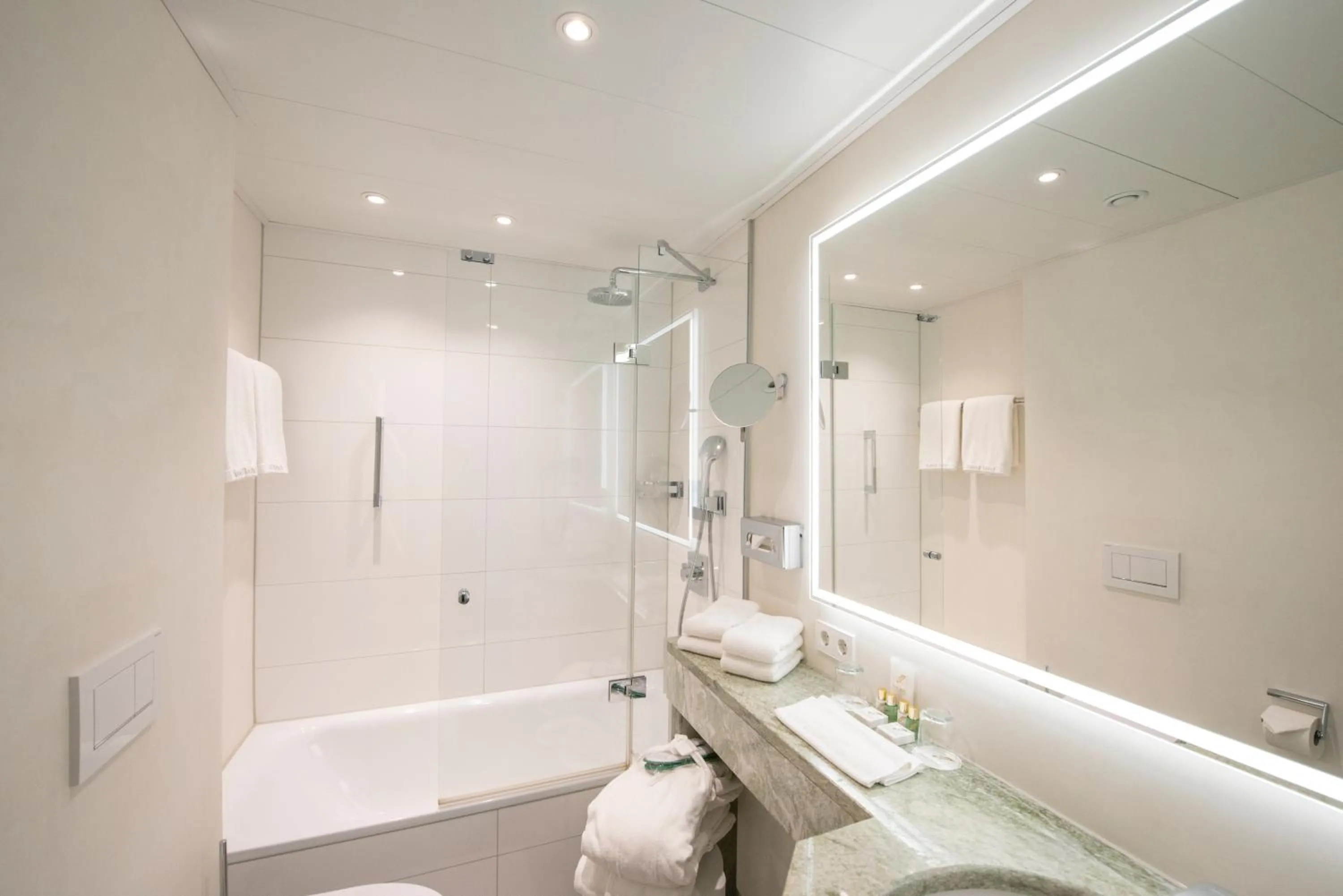 Bathroom in Insel-Hotel Heilbronn