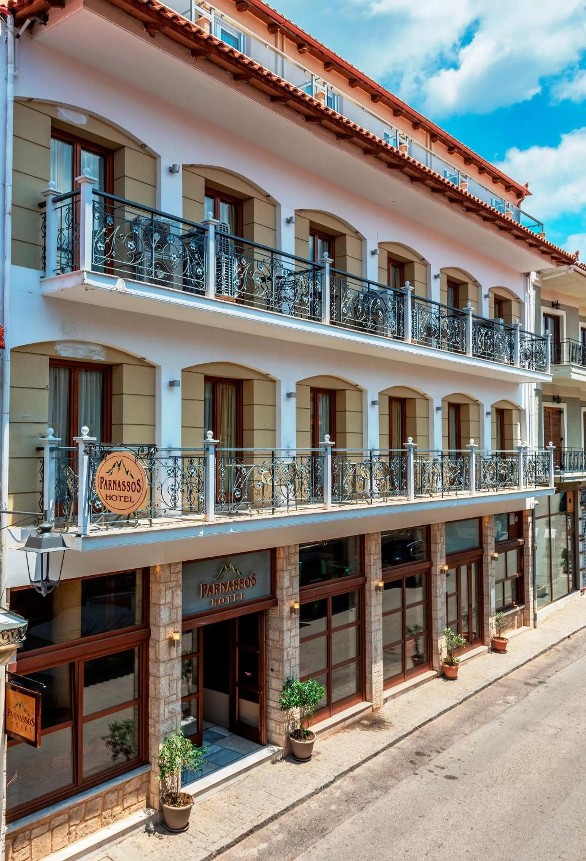 Facade/entrance in Parnassos Delphi Hotel