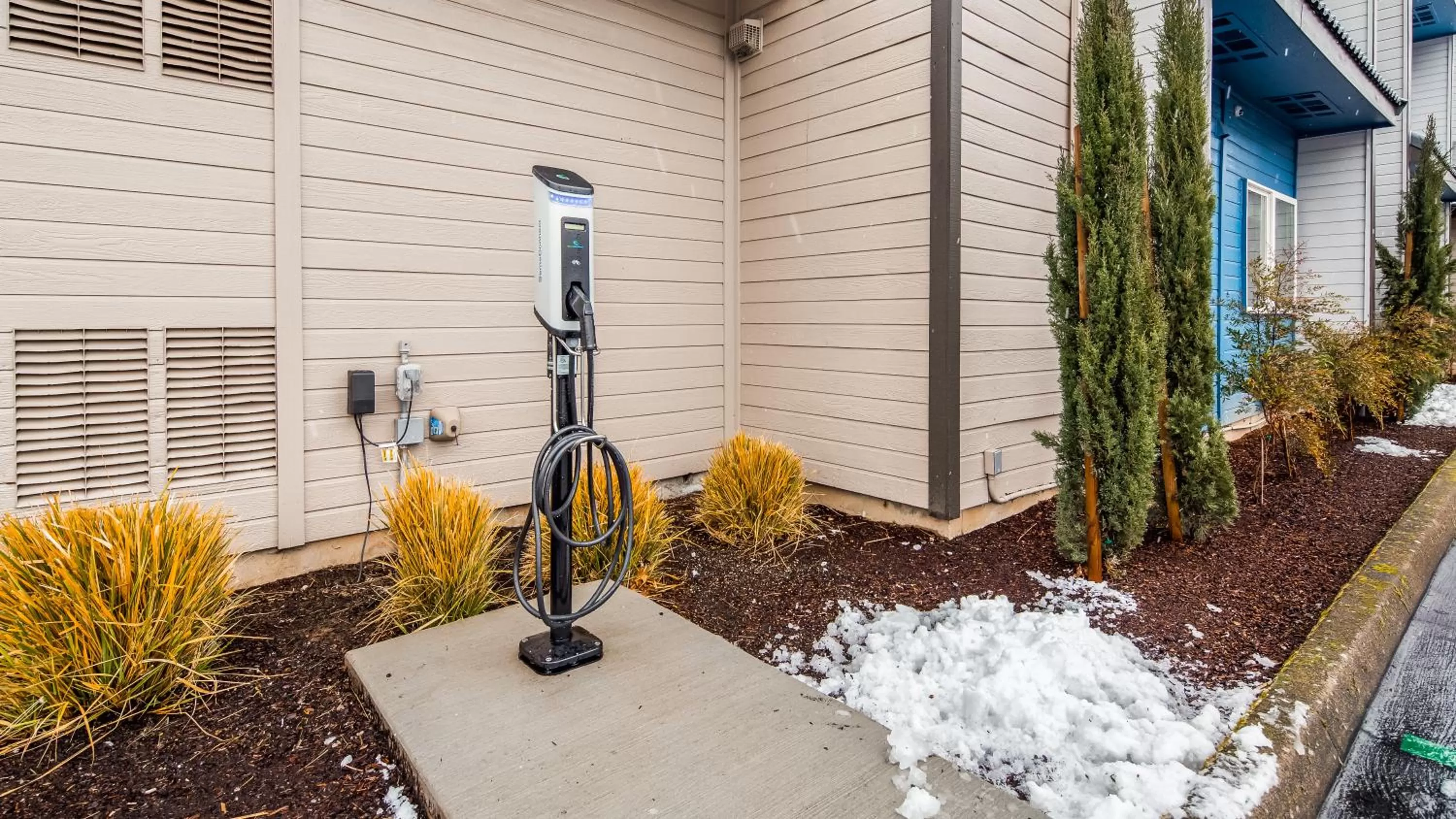 Property building in Best Western McMinnville Inn