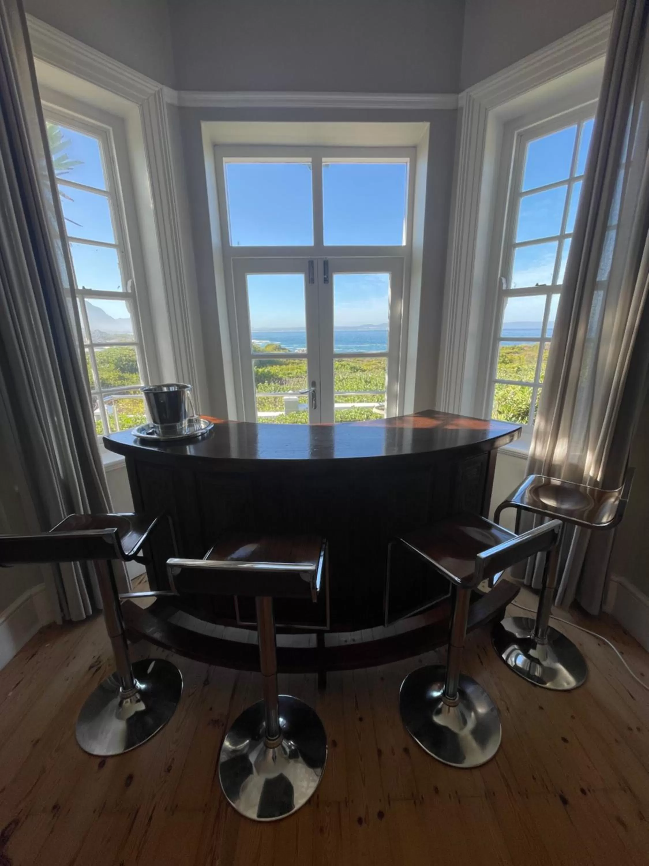 Living room in 11 WESTCLIFF RENTALS