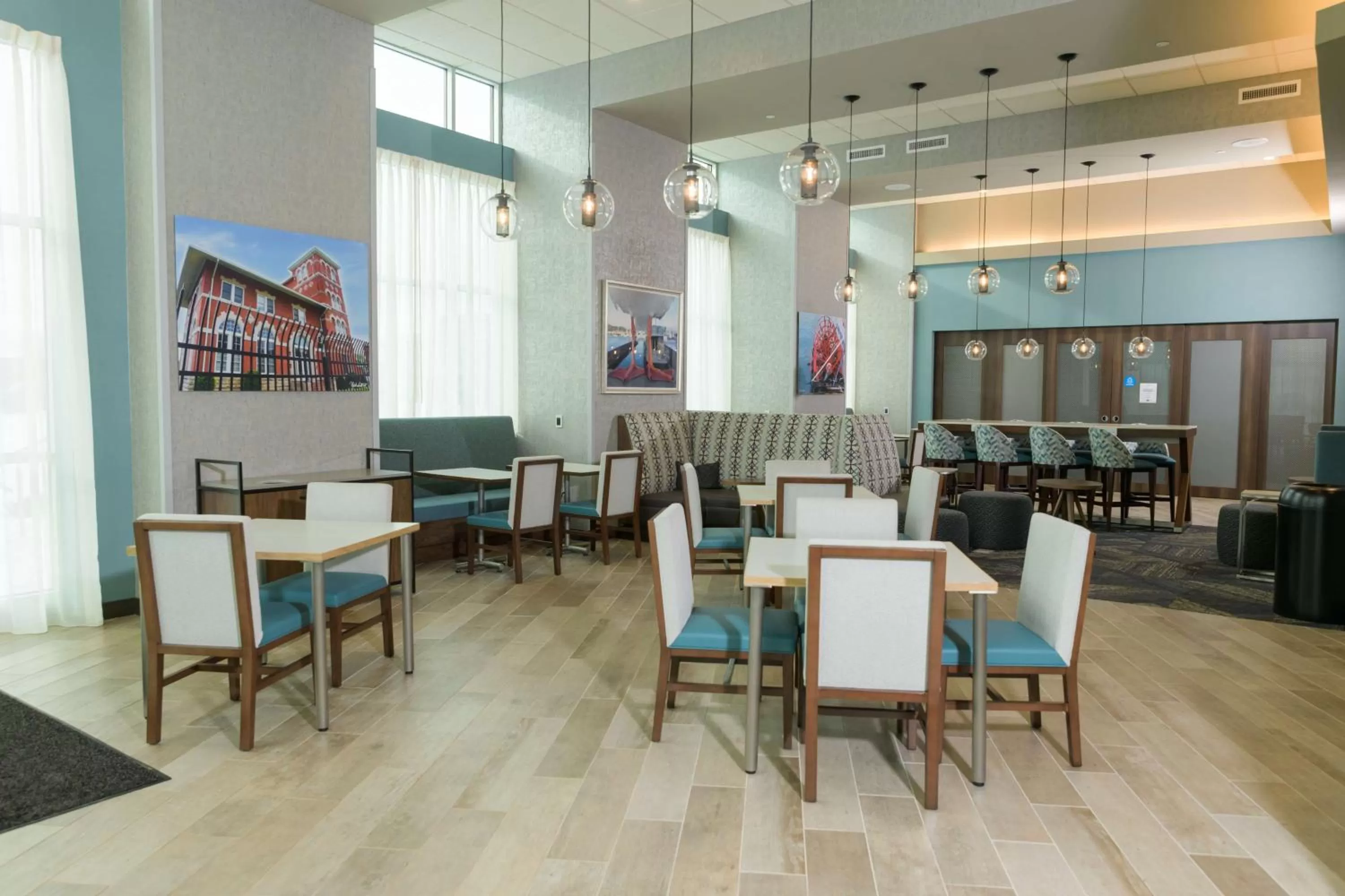 Lobby or reception in Hampton Inn & Suites Erie Bayfront
