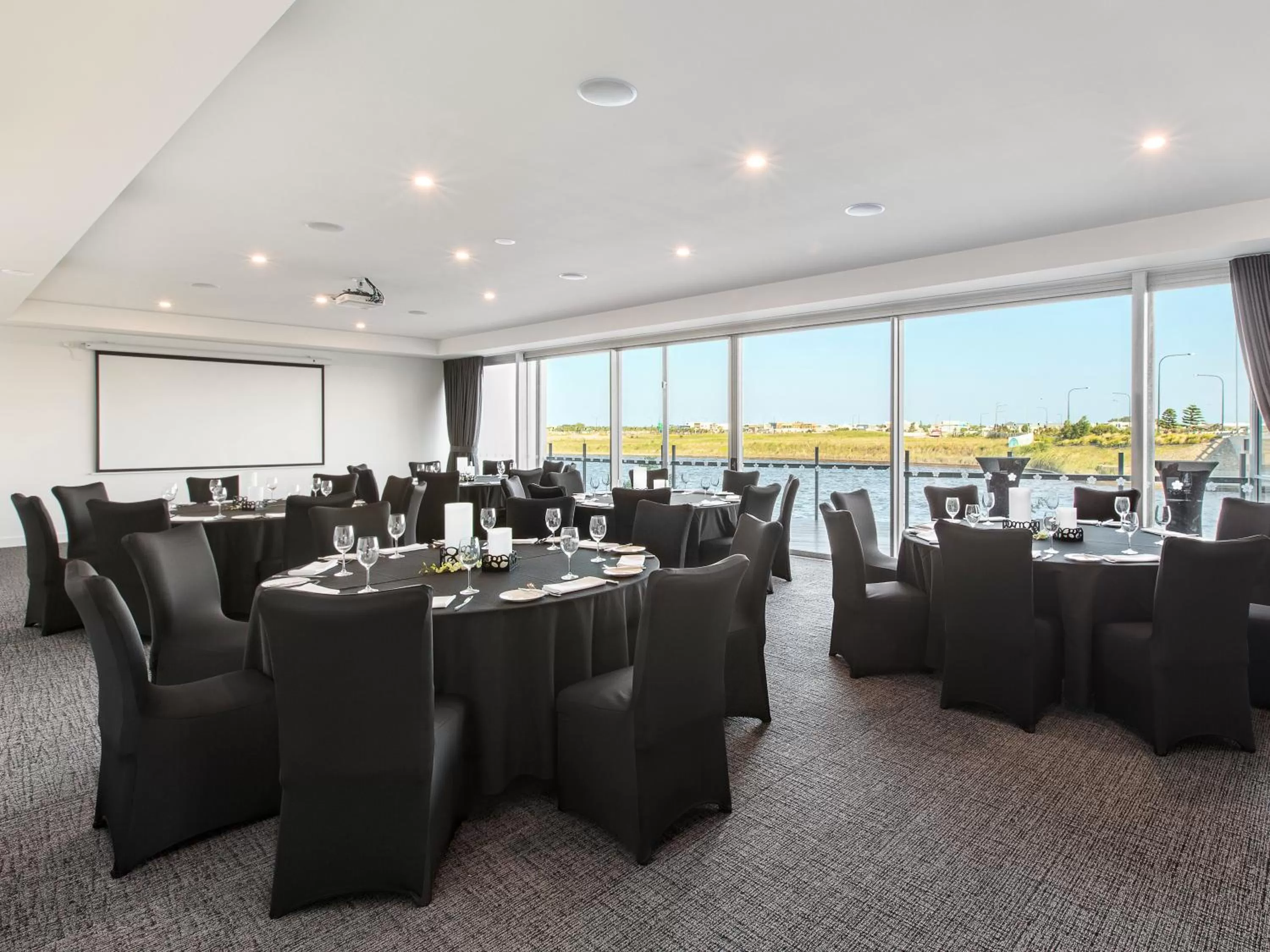 Banquet/Function facilities in Mercure Sunshine Coast Kawana Waters