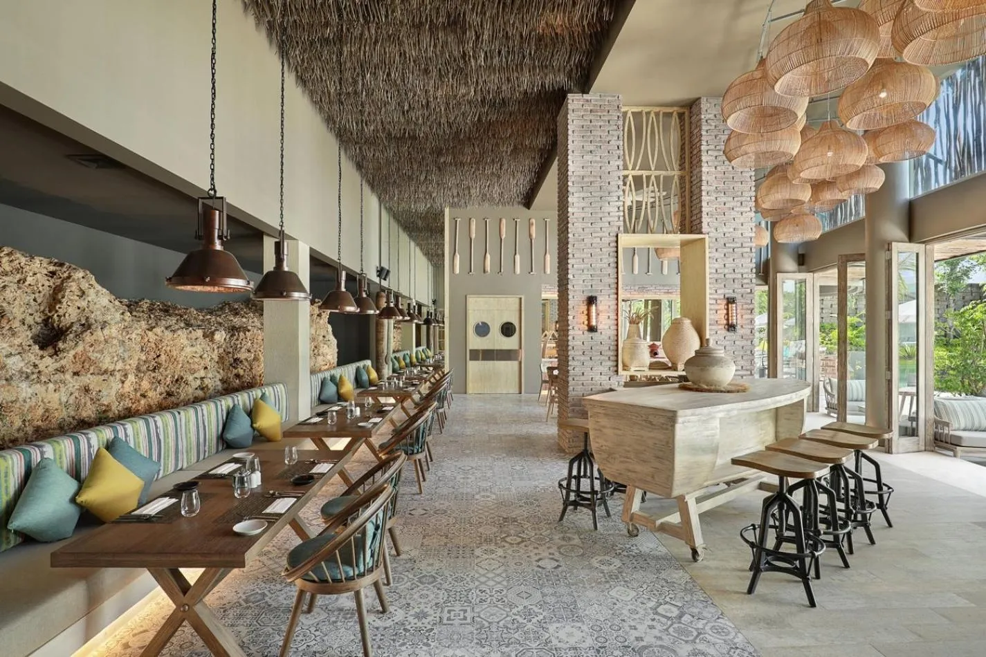 Restaurant/places to eat in Cross Bali Breakers