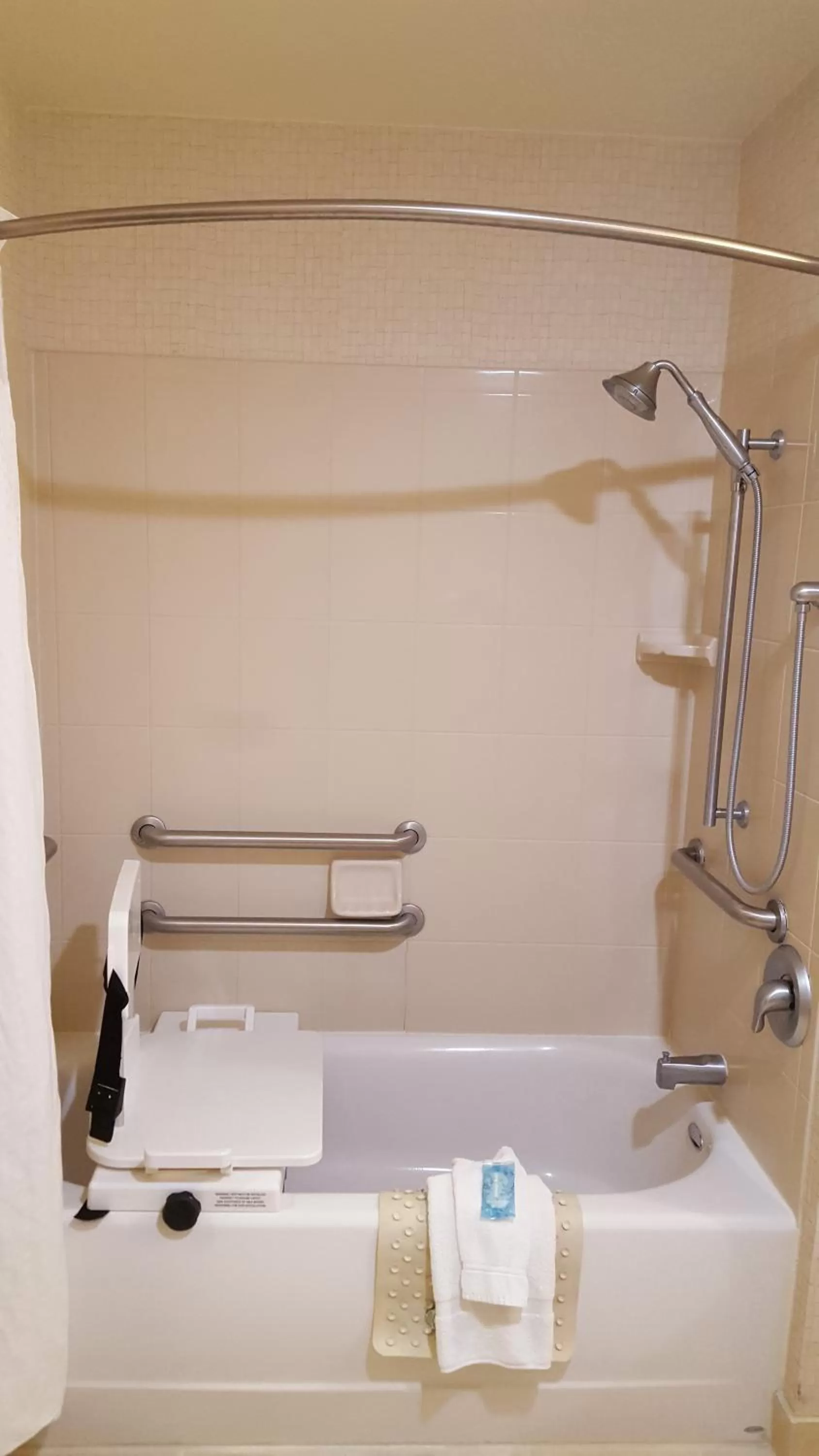 Bathroom in Holiday Inn Express Hotel Twin Falls by IHG