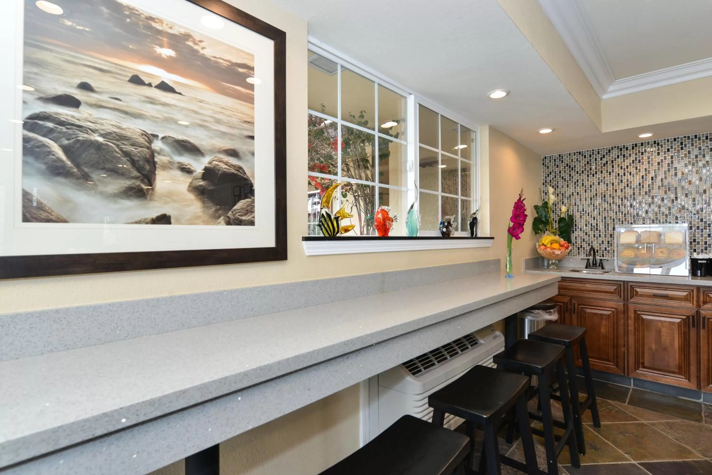 Communal lounge/ TV room in Stage Coach Lodge