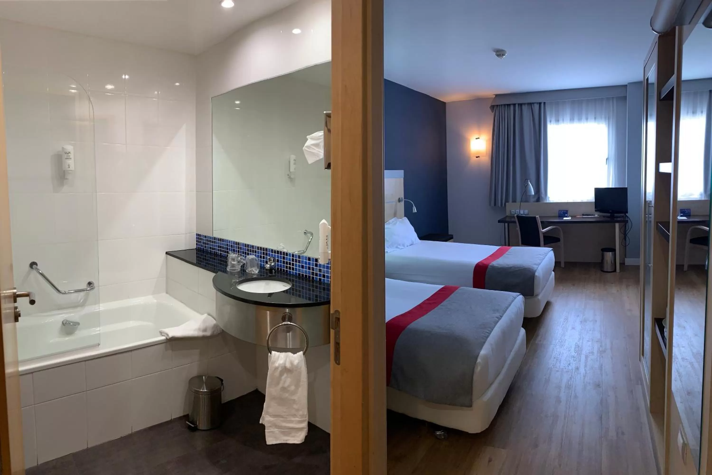 Bed in Holiday Inn Express Vitoria by IHG