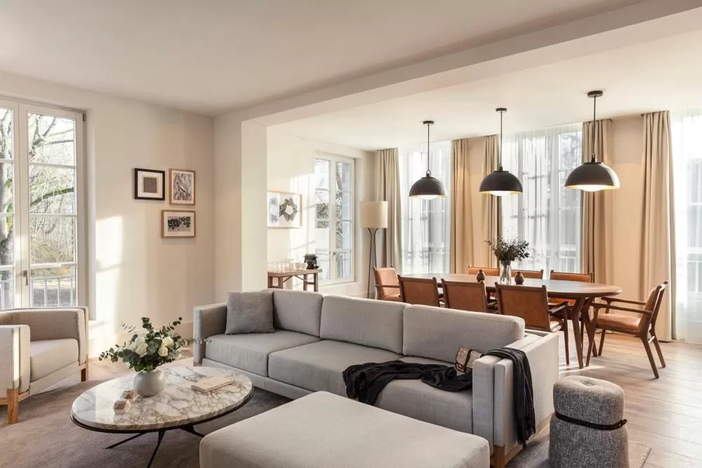 Living room in Le Grand Pavillon Chantilly