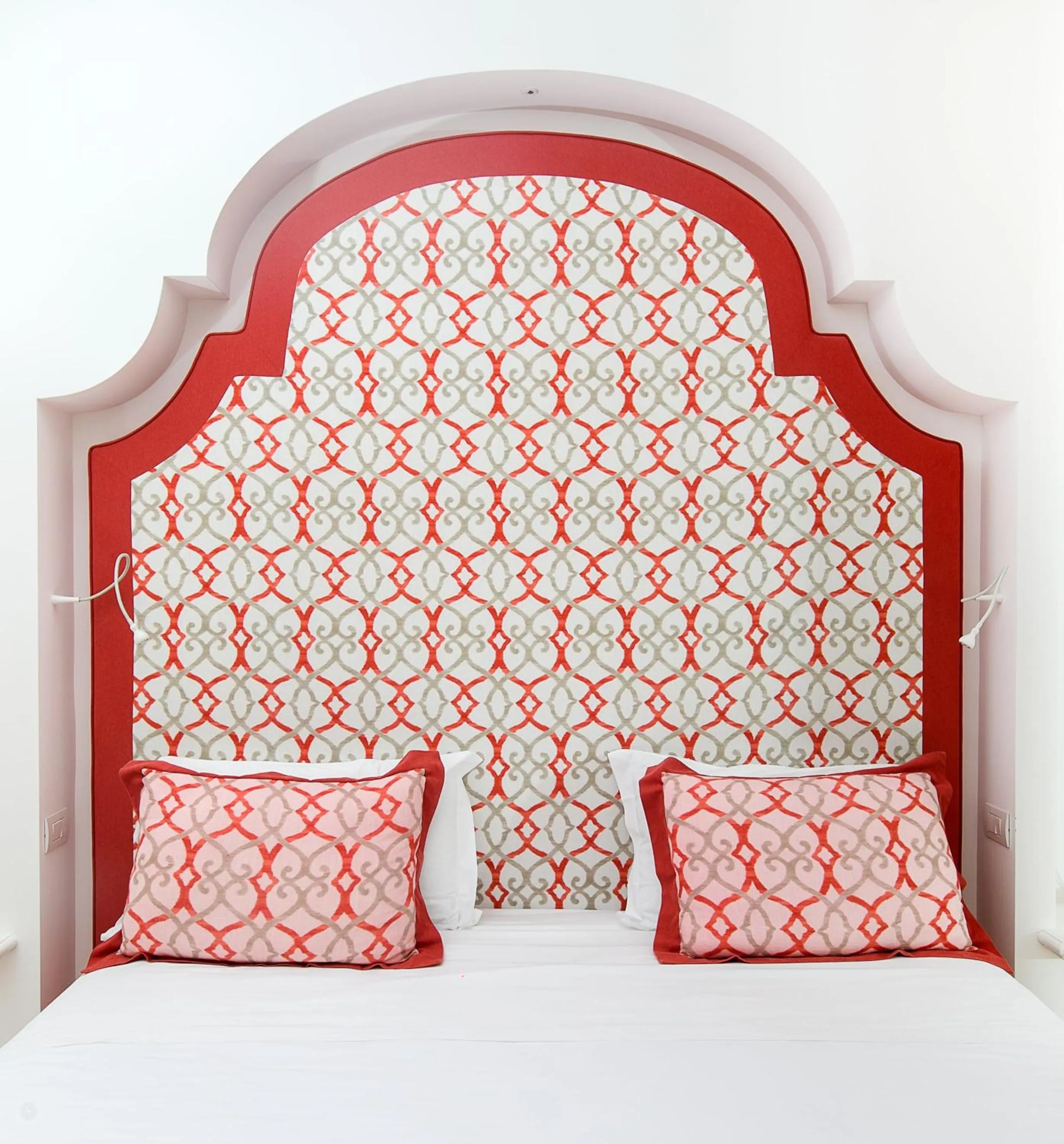 Decorative detail, Bed in Tramonto d'Oro