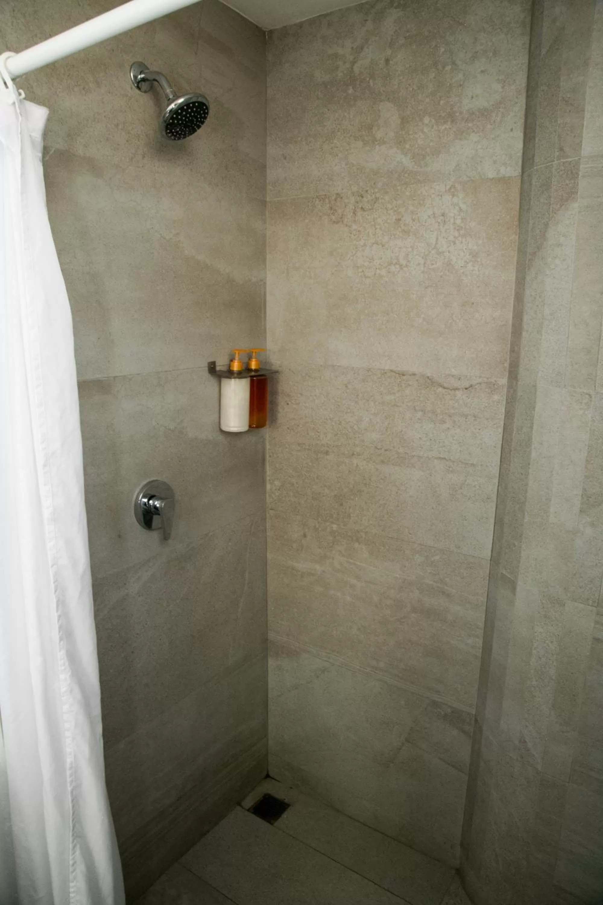 Shower in Booking 500