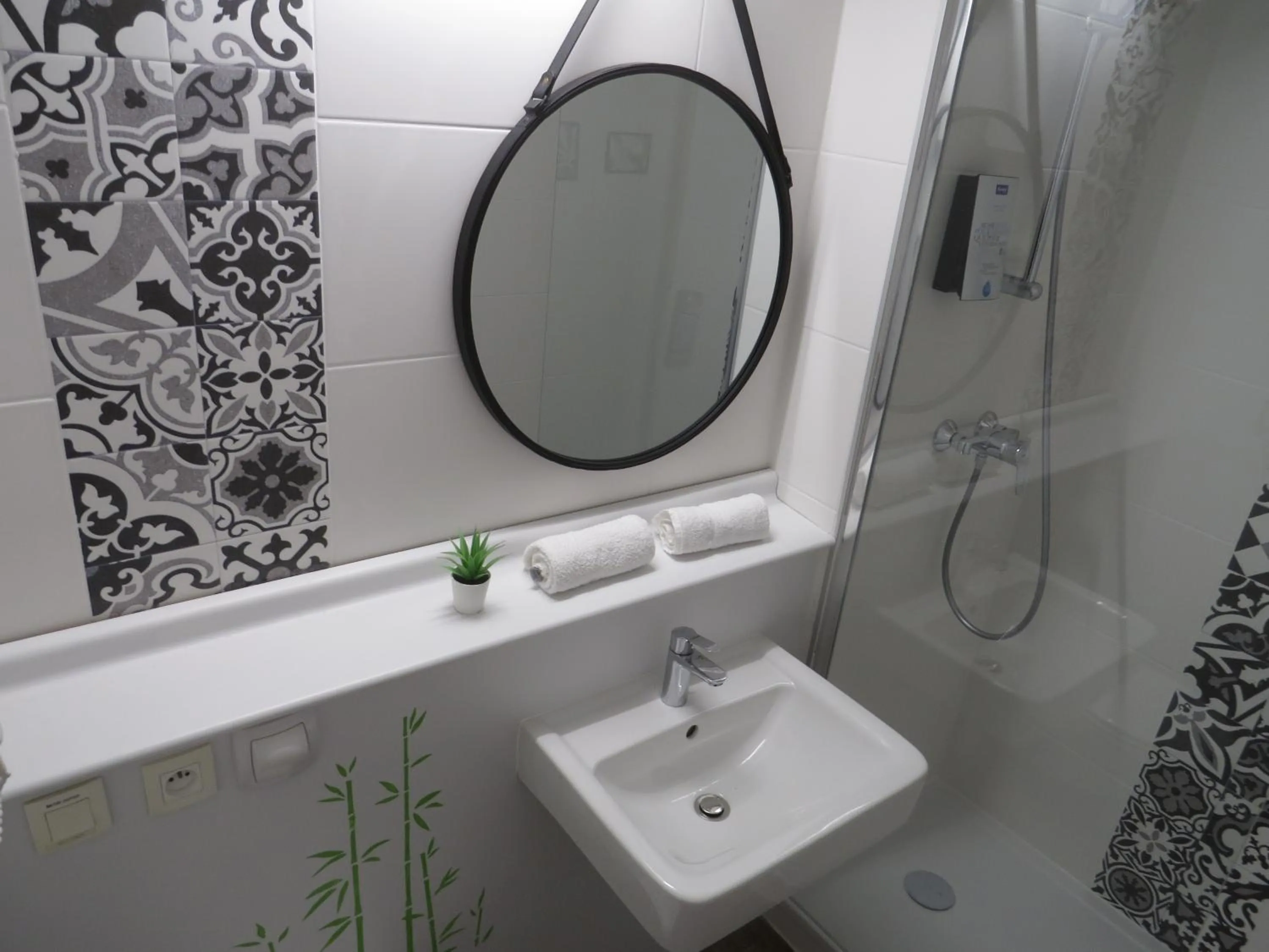 Bathroom in Hôtel Kyriad Cap Sud