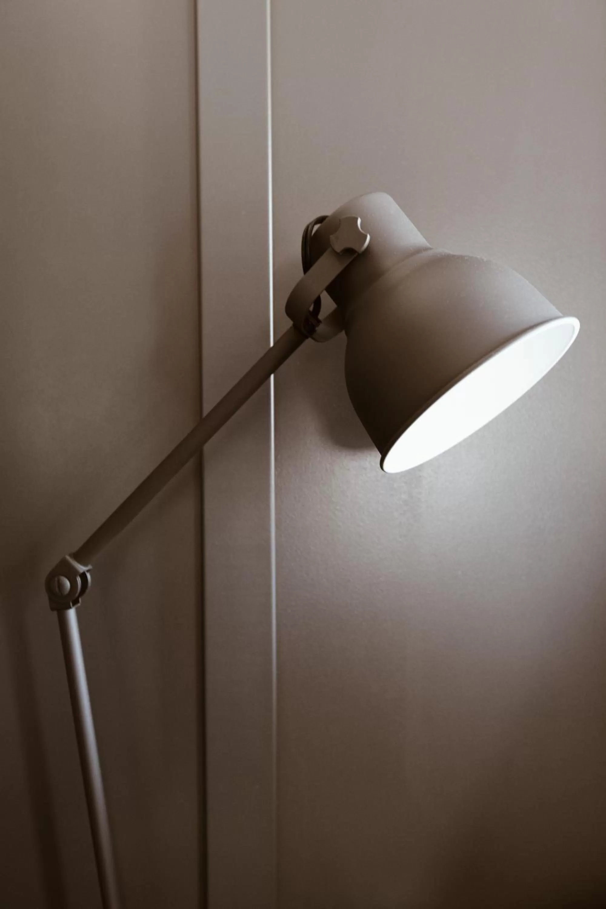 The Flying Steamshovel Inn