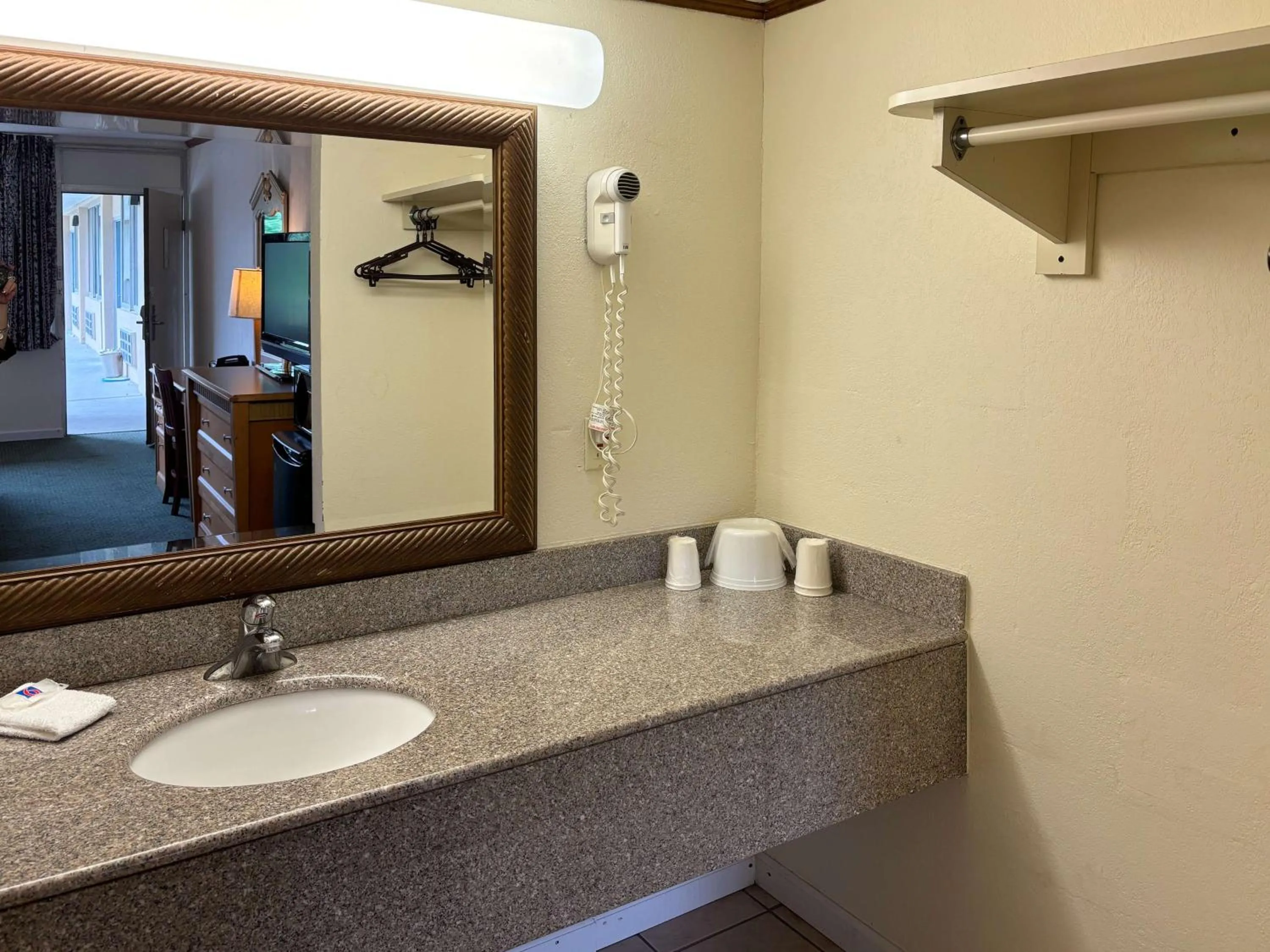 Bathroom in Americas Best Value Inn-Pocomoke City