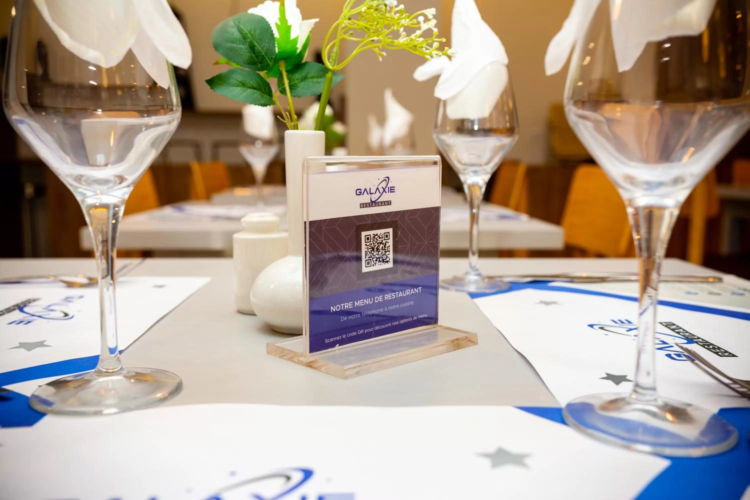 Restaurant/places to eat in Silver Moon Hotel