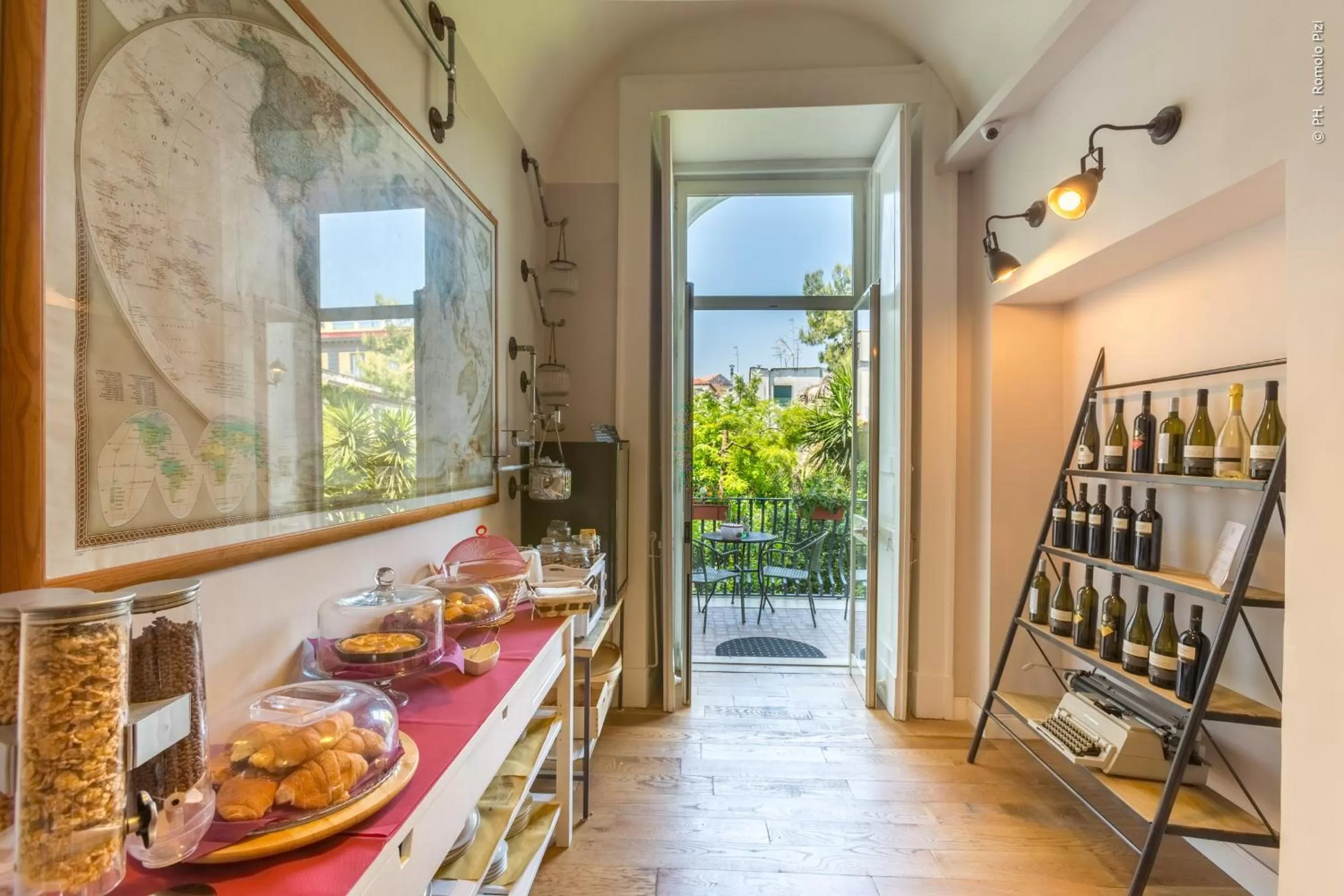 Lounge or bar in The Bellini House by House In Naples