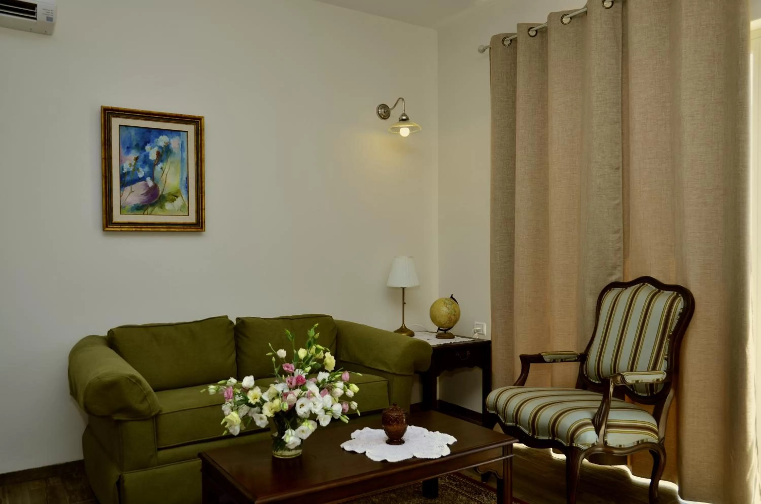 Seating area in HaBaronit