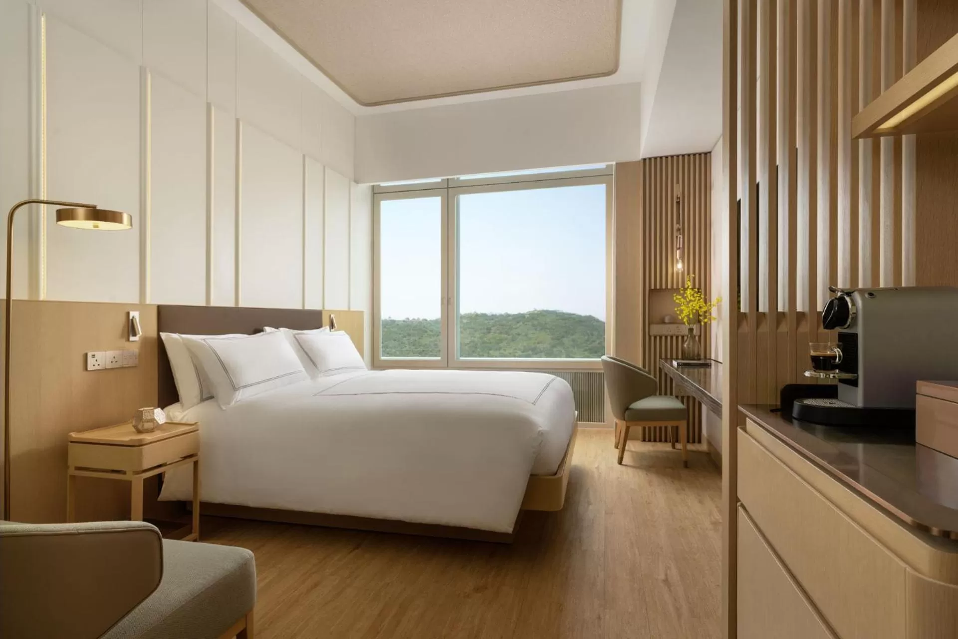 Bedroom, Bed in The Silveri Hotel Hong Kong - MGallery Collection