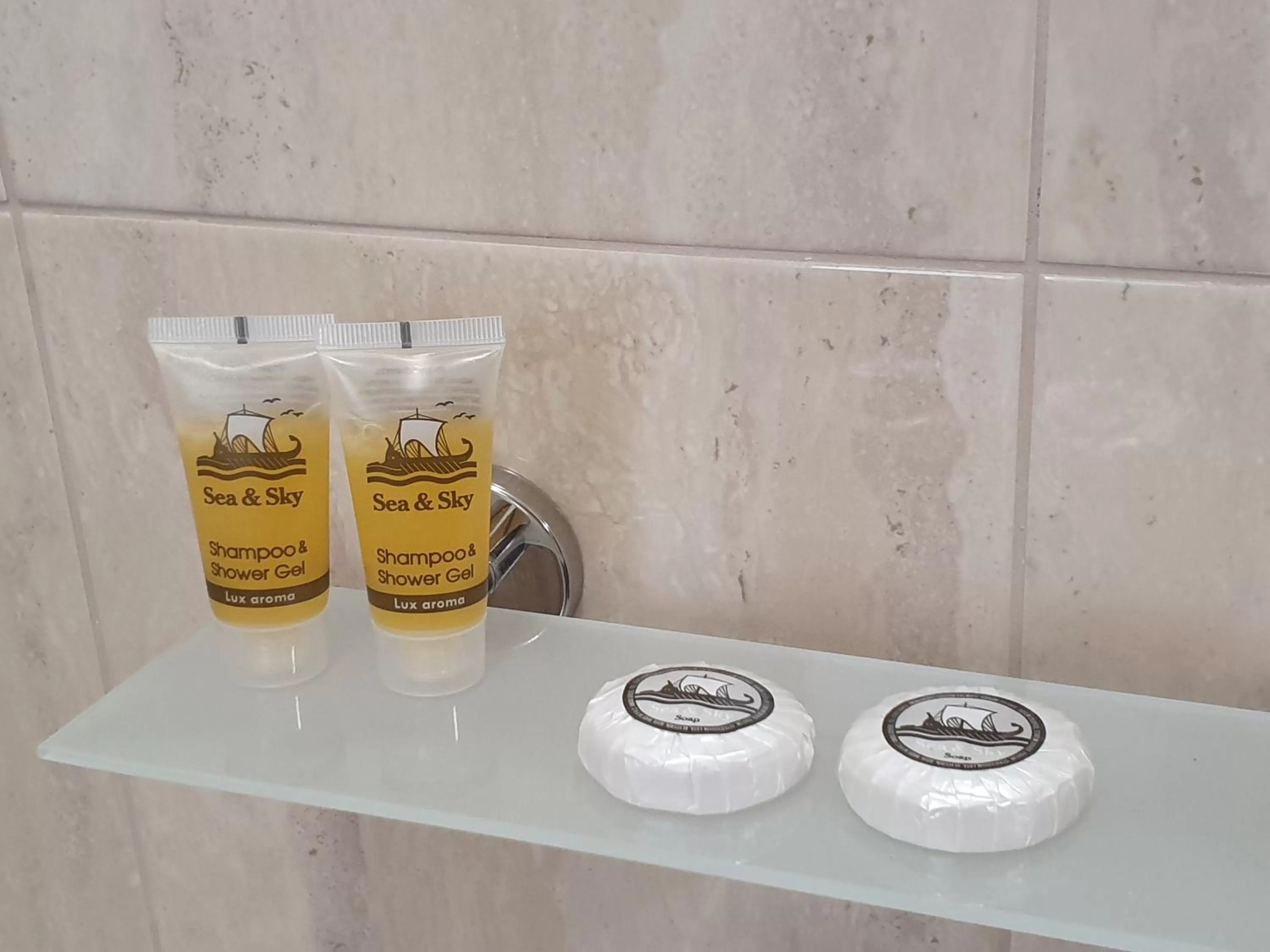 Shower in Athens center rooms