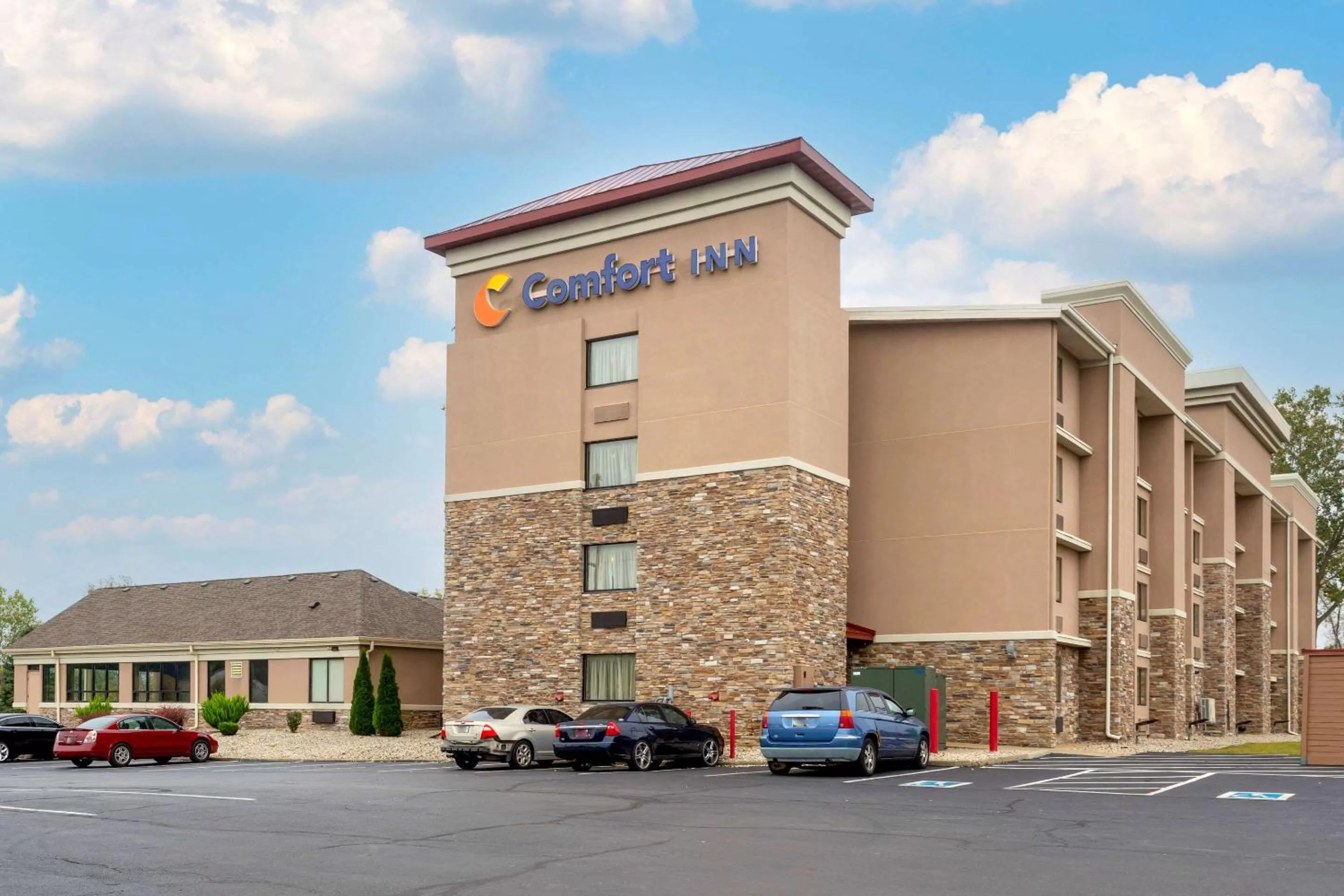 Property building in Comfort Inn Hammond I-94