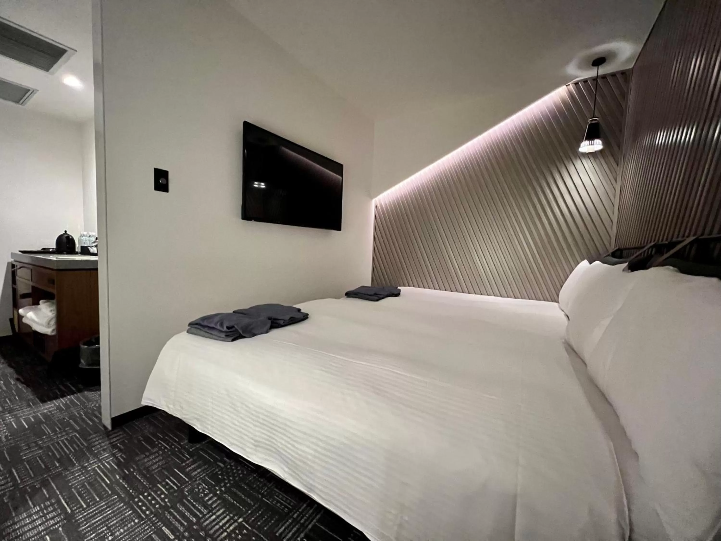 Bedroom, Bed in The LIVELY FUKUOKA HAKATA