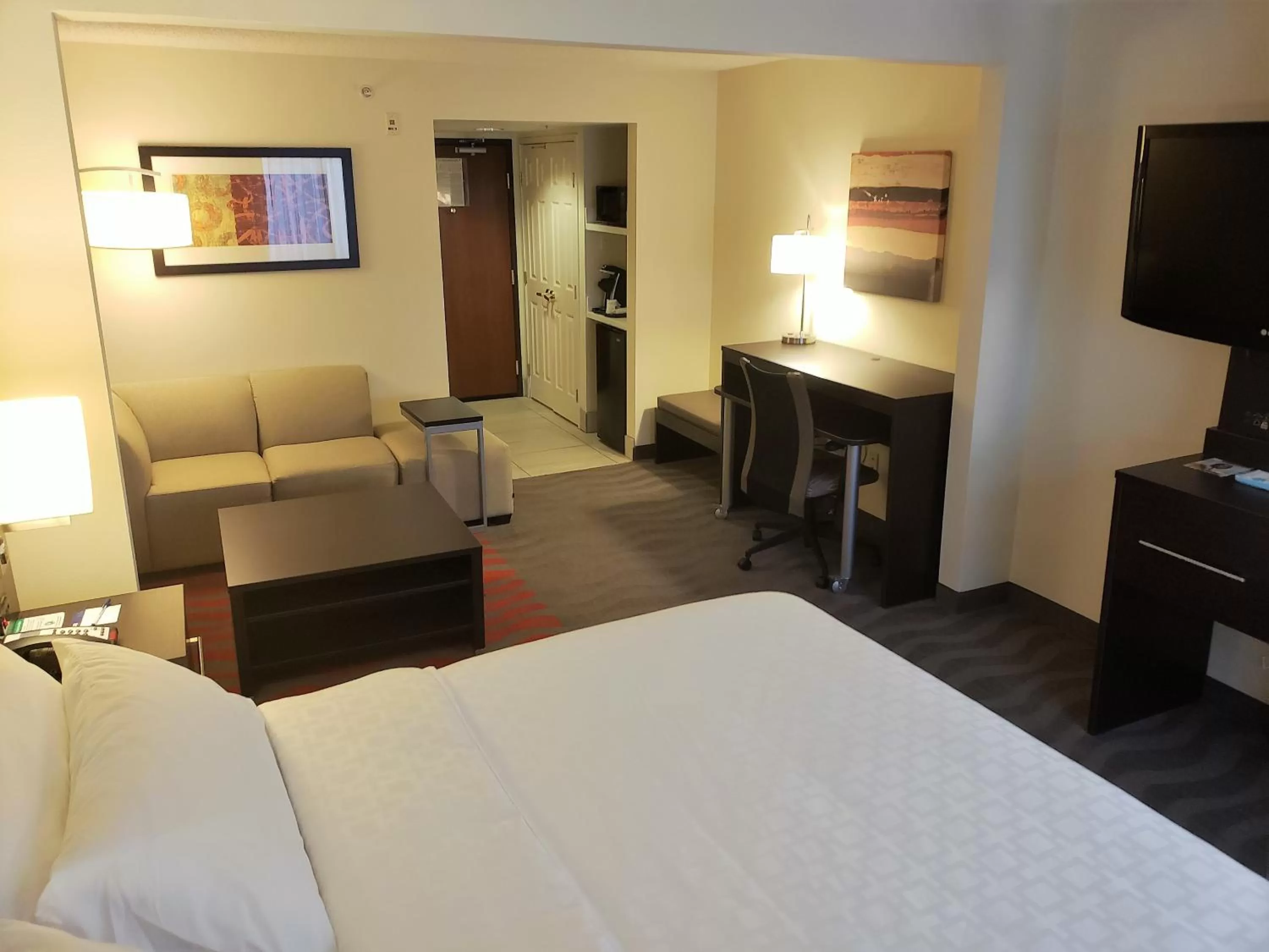 Bed in Holiday Inn Express Portland West/Hillsboro by IHG
