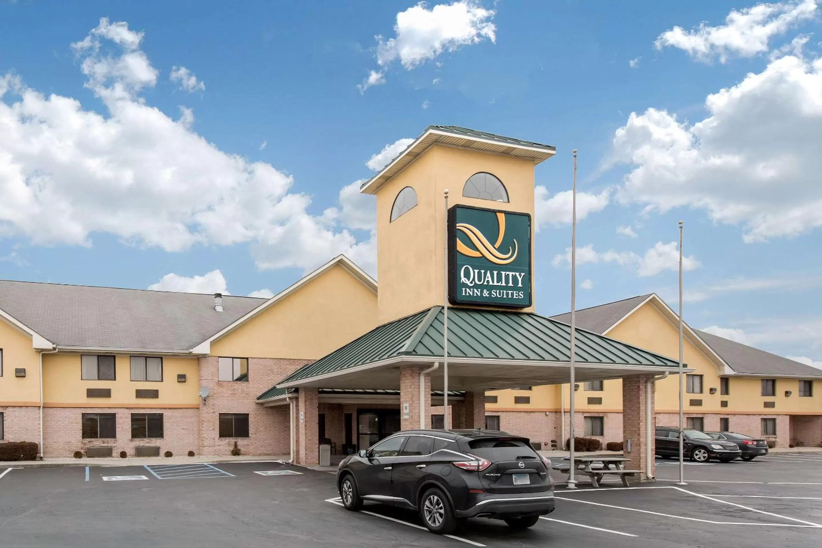 Property building in Quality Inn & Suites Lebanon I-65