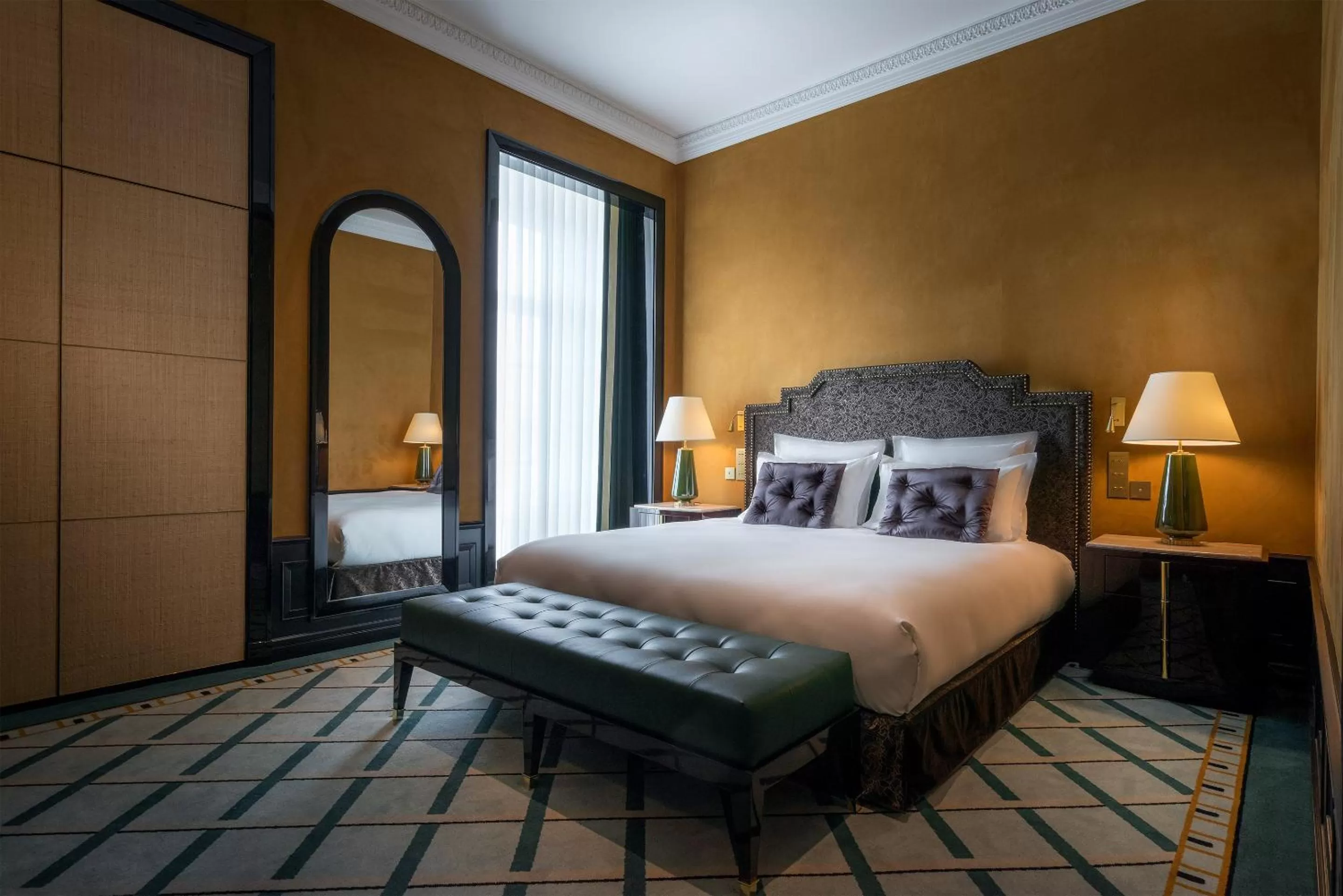 Bed in Maison Albar - Le Monumental Palace