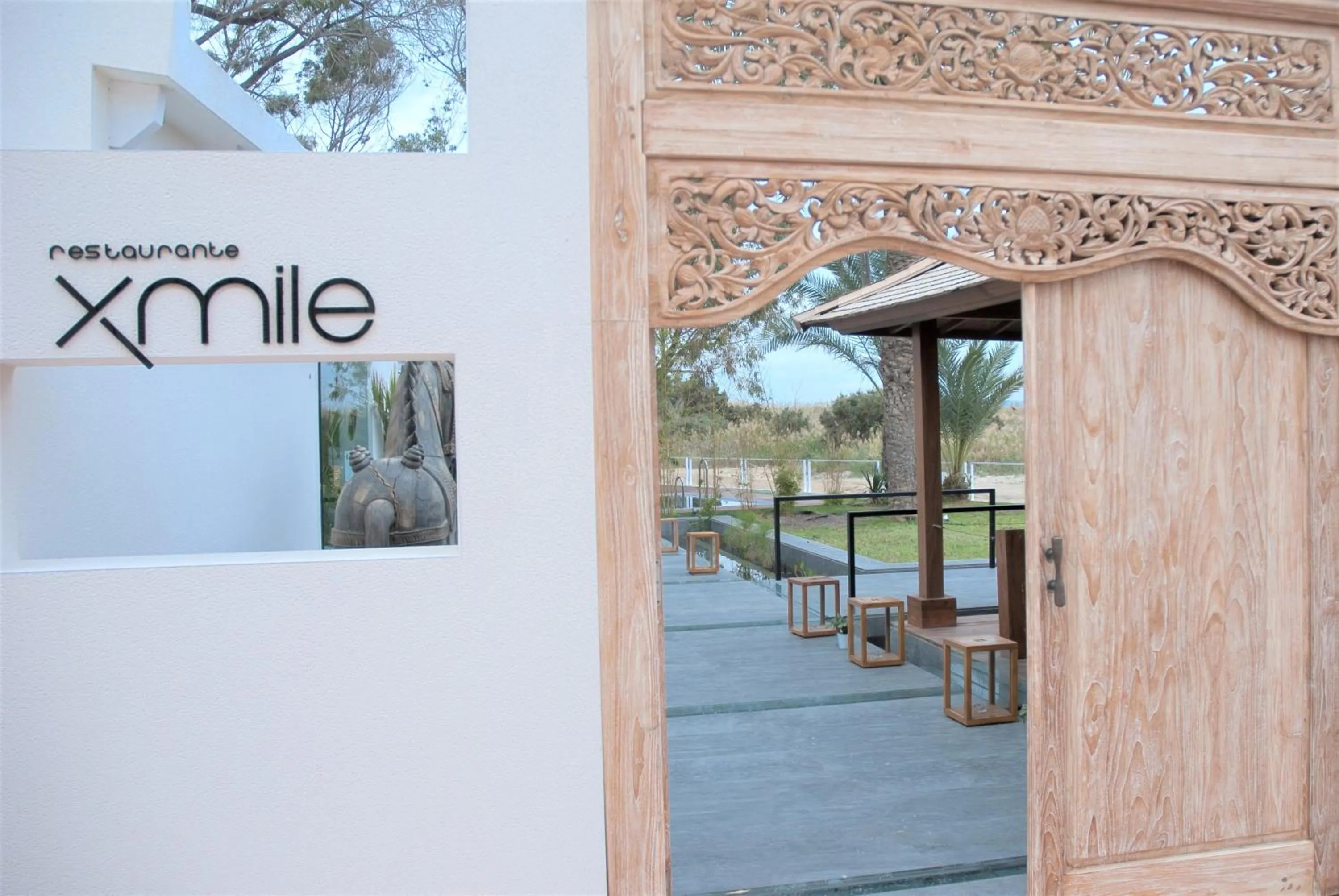 Restaurant/places to eat in Botaniq Hotel Boutique