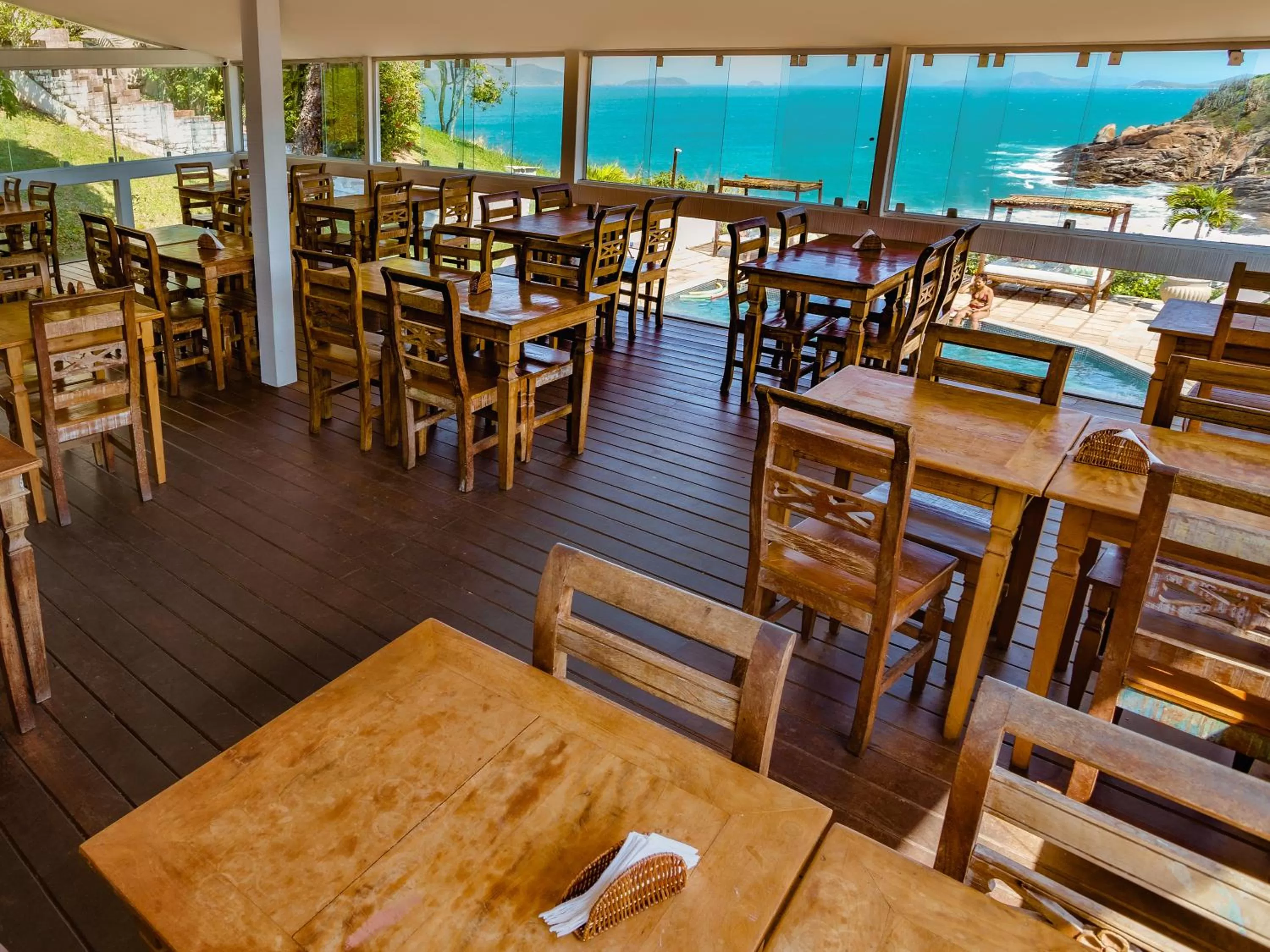 Restaurant/places to eat in Apa Pau Brasil