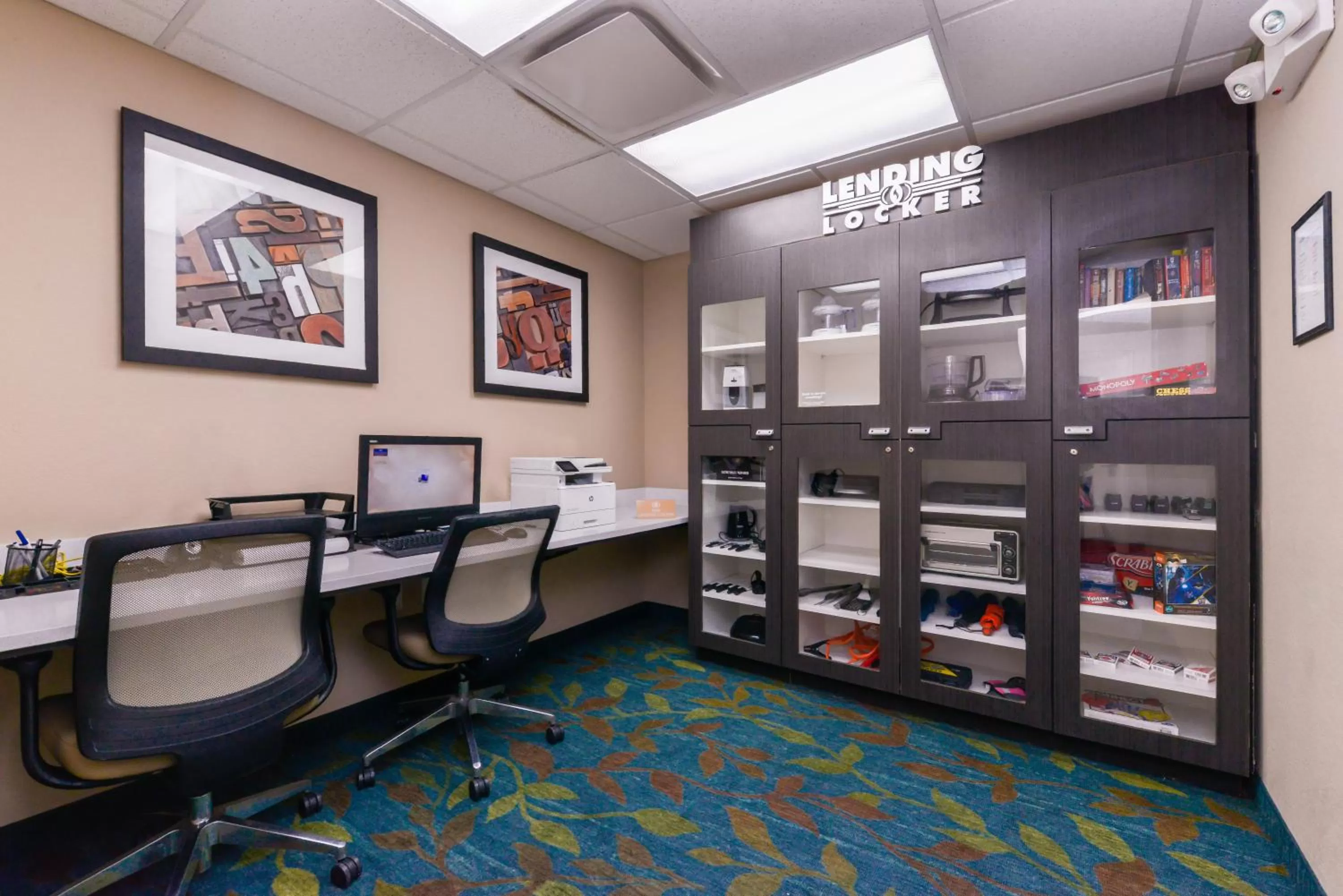 On-site shops in Candlewood Suites Paducah by IHG